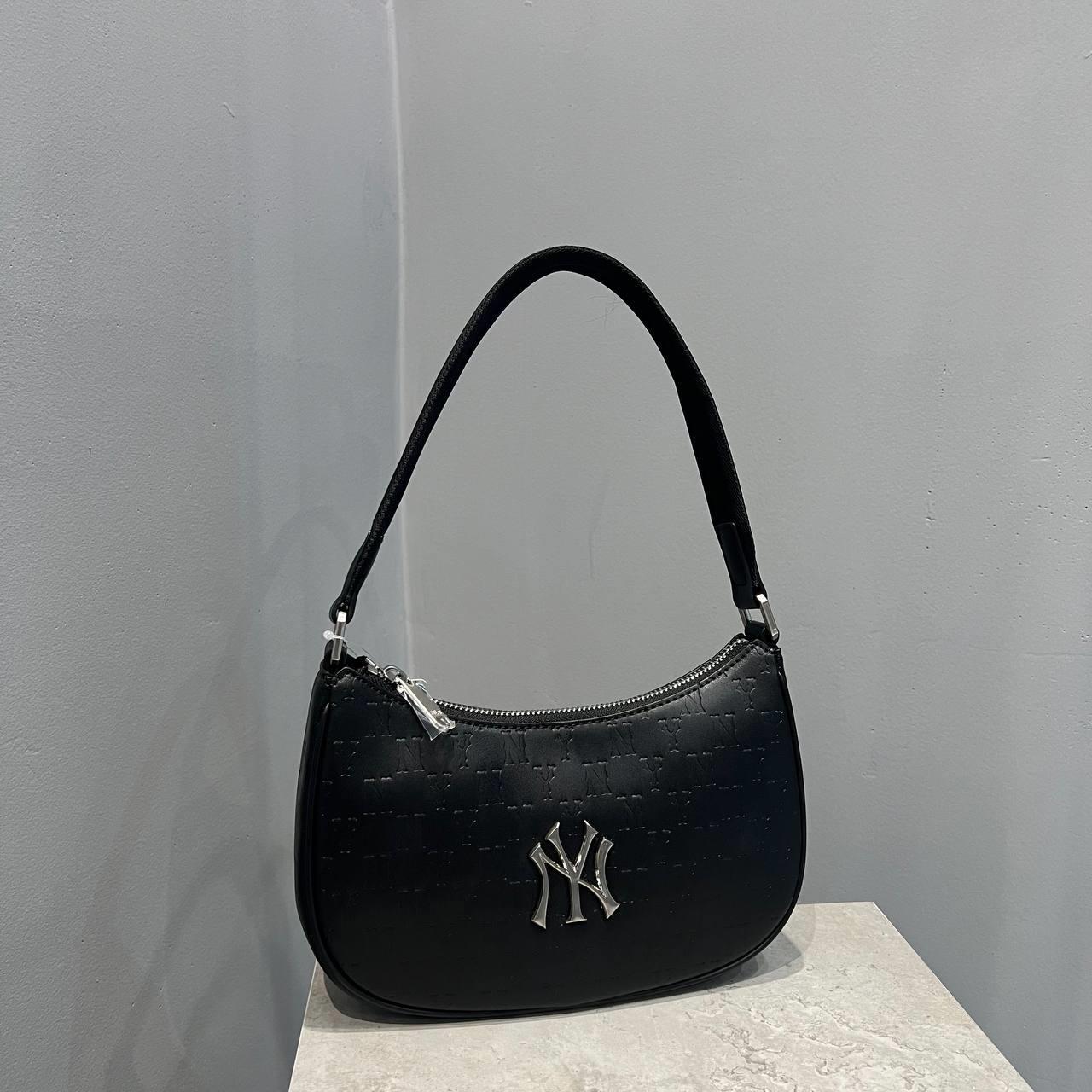 Giày thể thao, Balo thể thao, Nón thể thao, Thương hiệu giày nổi tiếng, Giày Adidas, Giày Nike, Balo Nike, Balo Adidas, Nón Nike, Nón Adidas