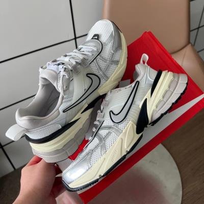 Giày Nike V2K Run ''Pure Platinum Metallic Silver'' [HJ4497 100]