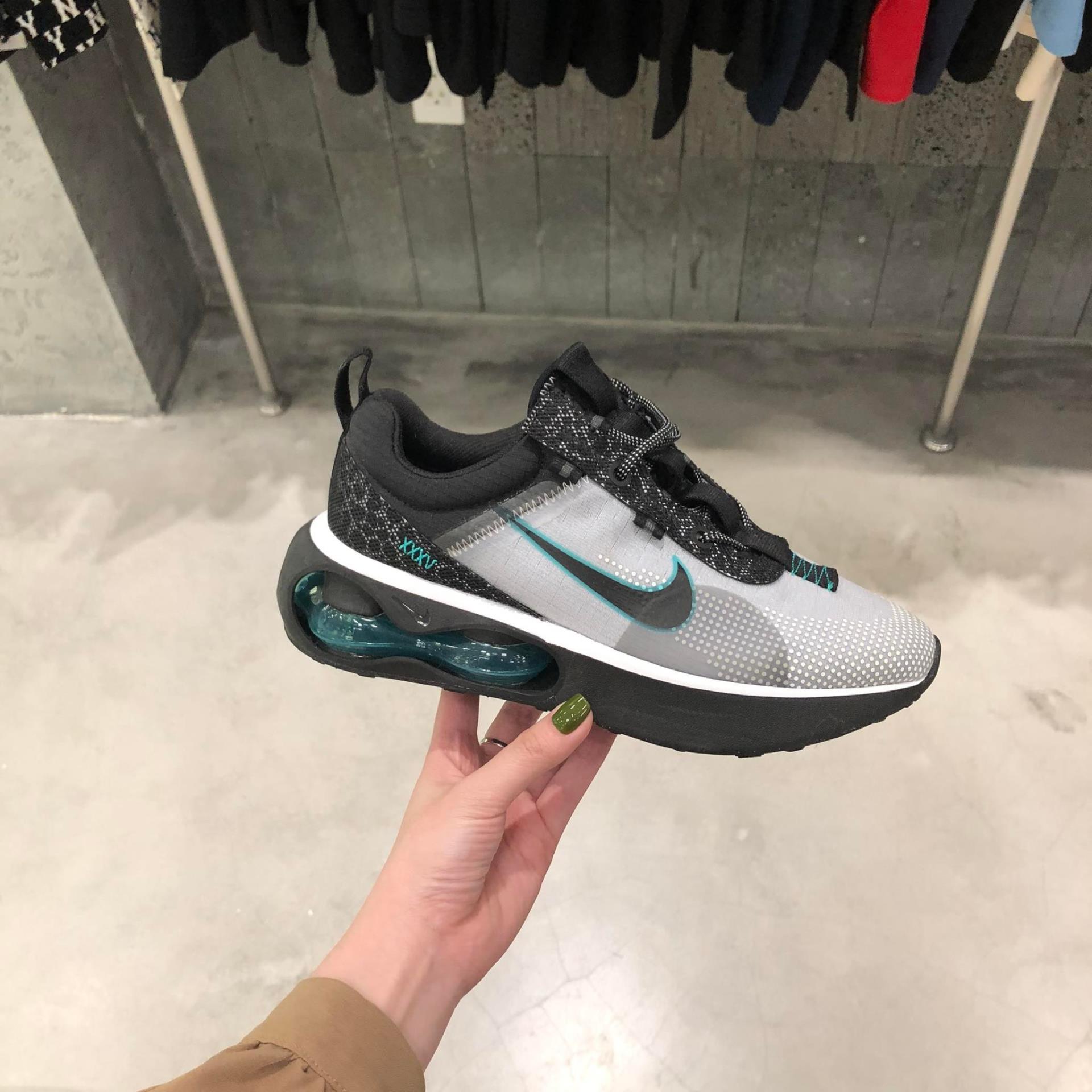 giày thể thao chính hãng, giày nike chính hãng, giày adidas chính hãng, giày newbalance chính hãng, giày converse chính hãng, giày puma chính hãng, giày vans chính hãng, giày asics chính hãng, giày everlast chính hãng, nước hoa chính hãng, ba lô, dép, dép quai ngang