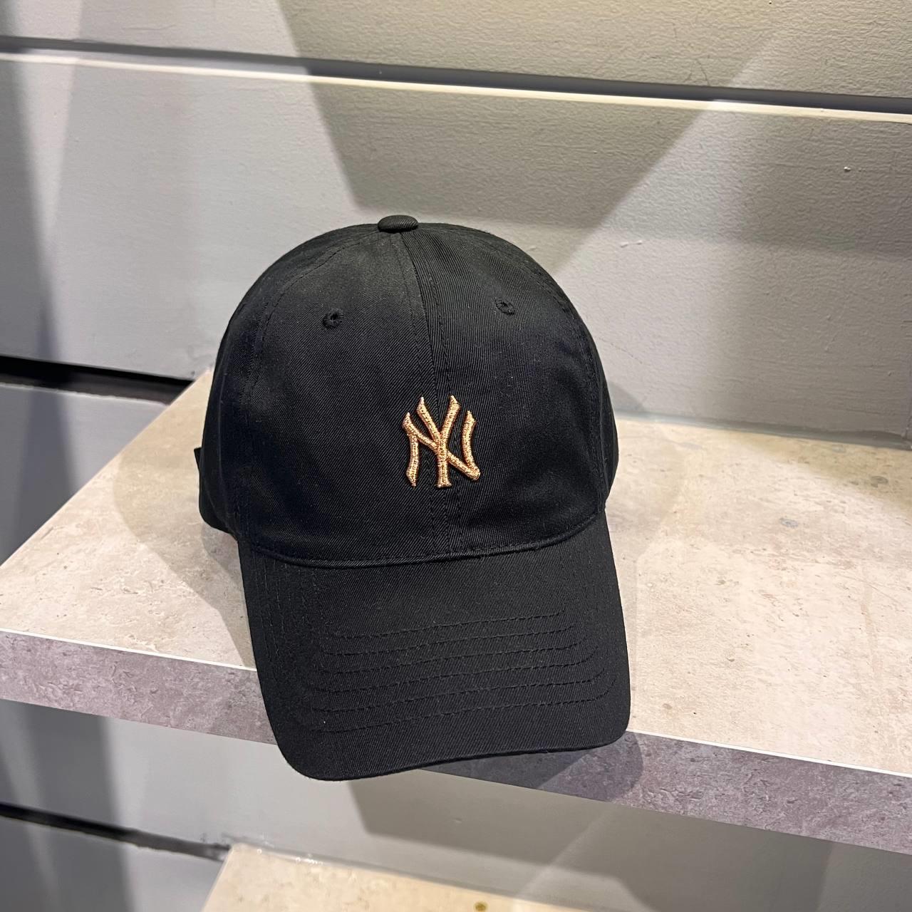 Giày thể thao, Balo thể thao, Nón thể thao, Thương hiệu giày nổi tiếng, Giày Adidas, Giày Nike, Balo Nike, Balo Adidas, Nón Nike, Nón Adidas