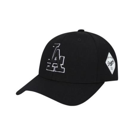 Giày thể thao, Balo thể thao, Nón thể thao, Thương hiệu giày nổi tiếng, Giày Adidas, Giày Nike, Balo Nike, Balo Adidas, Nón Nike, Nón Adidas