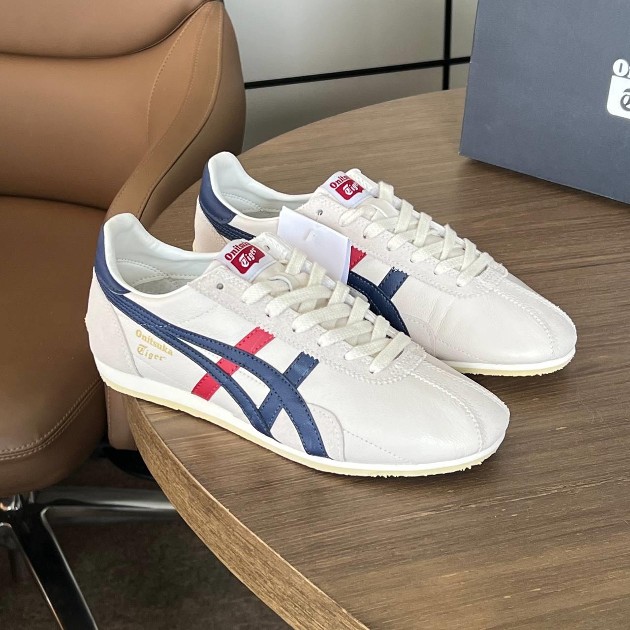 giày thể thao chính hãng, giày nike chính hãng, giày adidas chính hãng, giày newbalance chính hãng, giày converse chính hãng, giày puma chính hãng, giày vans chính hãng, giày asics chính hãng, giày everlast chính hãng, nước hoa chính hãng, ba lô, dép, dép quai ngang