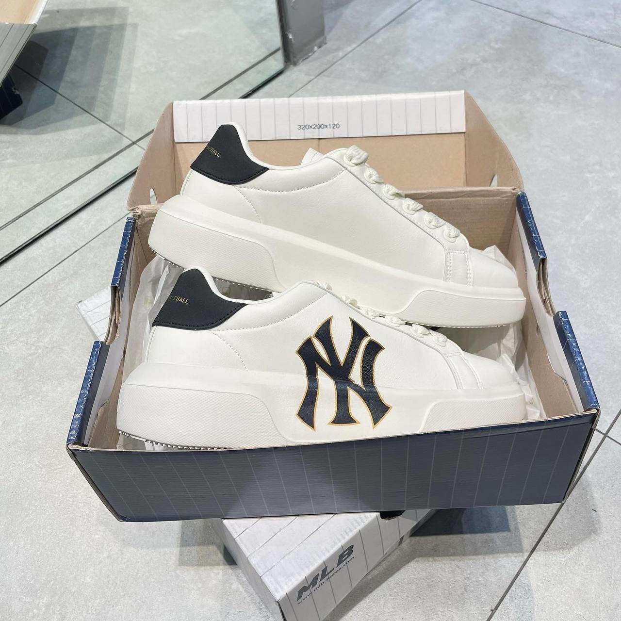 Giày thể thao, Balo thể thao, Nón thể thao, Thương hiệu giày nổi tiếng, Giày Adidas, Giày Nike, Balo Nike, Balo Adidas, Nón Nike, Nón Adidas