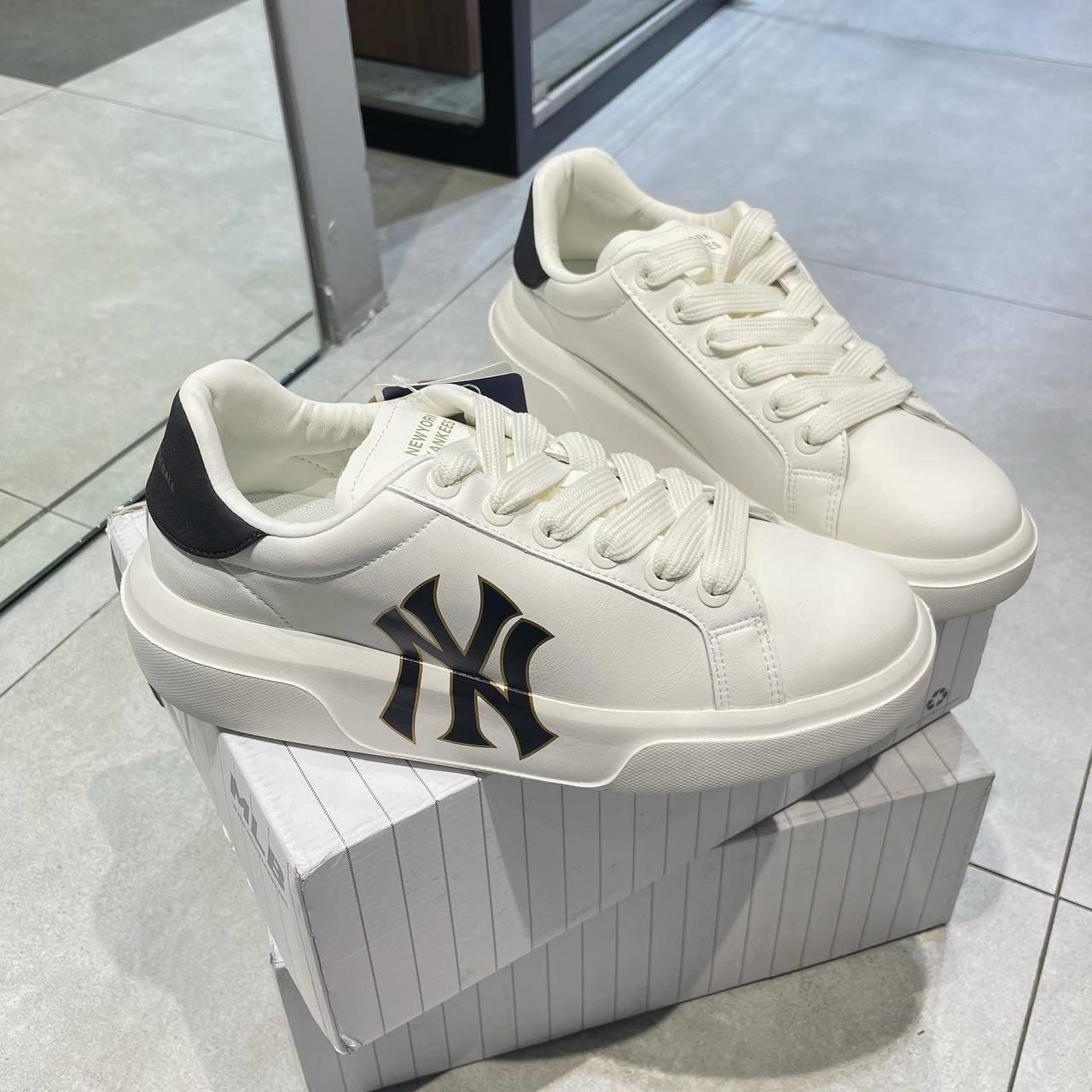Giày thể thao, Balo thể thao, Nón thể thao, Thương hiệu giày nổi tiếng, Giày Adidas, Giày Nike, Balo Nike, Balo Adidas, Nón Nike, Nón Adidas