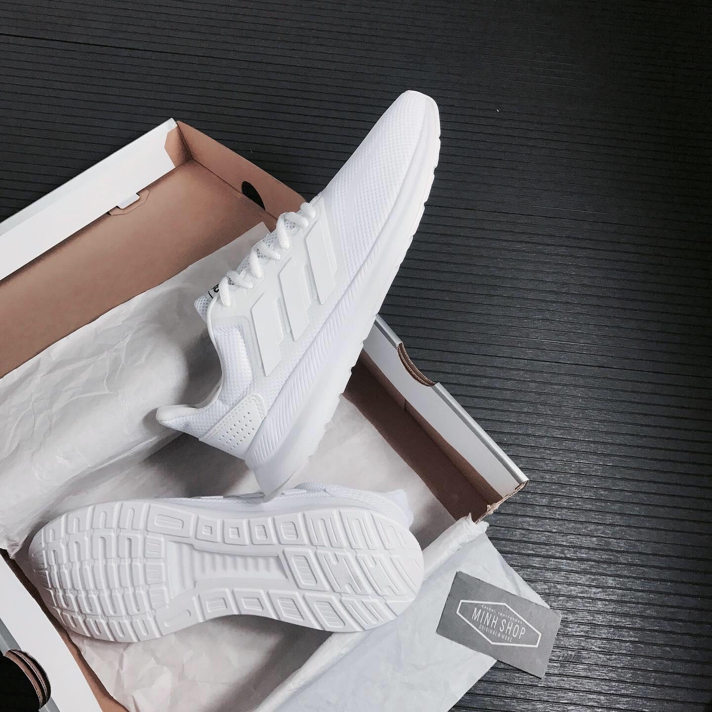 giày thể thao chính hãng, giày nike chính hãng, giày adidas chính hãng, giày newbalance chính hãng, giày converse chính hãng, giày puma chính hãng, giày vans chính hãng, giày asics chính hãng, giày everlast chính hãng, nước hoa chính hãng, ba lô, dép, dép quai ngang