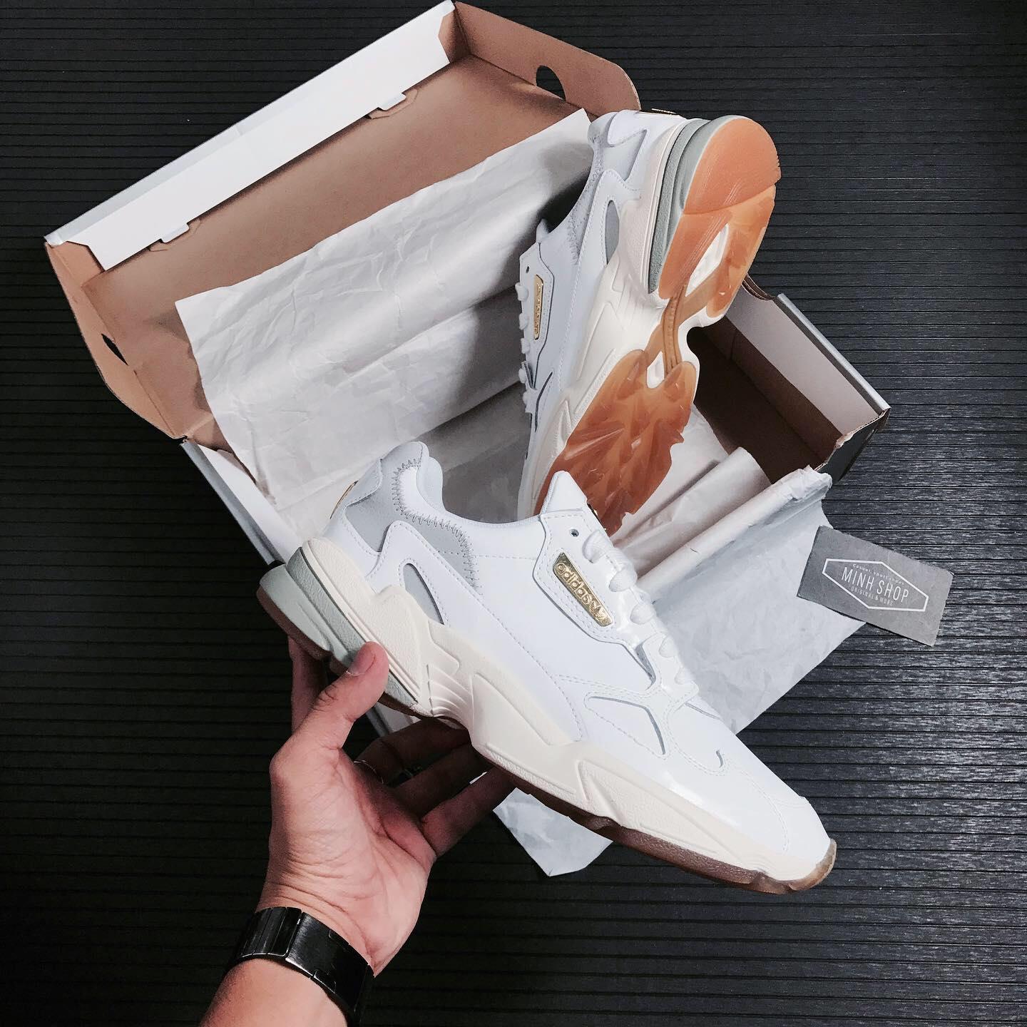 giày thể thao chính hãng, giày nike chính hãng, giày adidas chính hãng, giày newbalance chính hãng, giày converse chính hãng, giày puma chính hãng, giày vans chính hãng, giày asics chính hãng, giày everlast chính hãng, nước hoa chính hãng, ba lô, dép, dép quai ngang