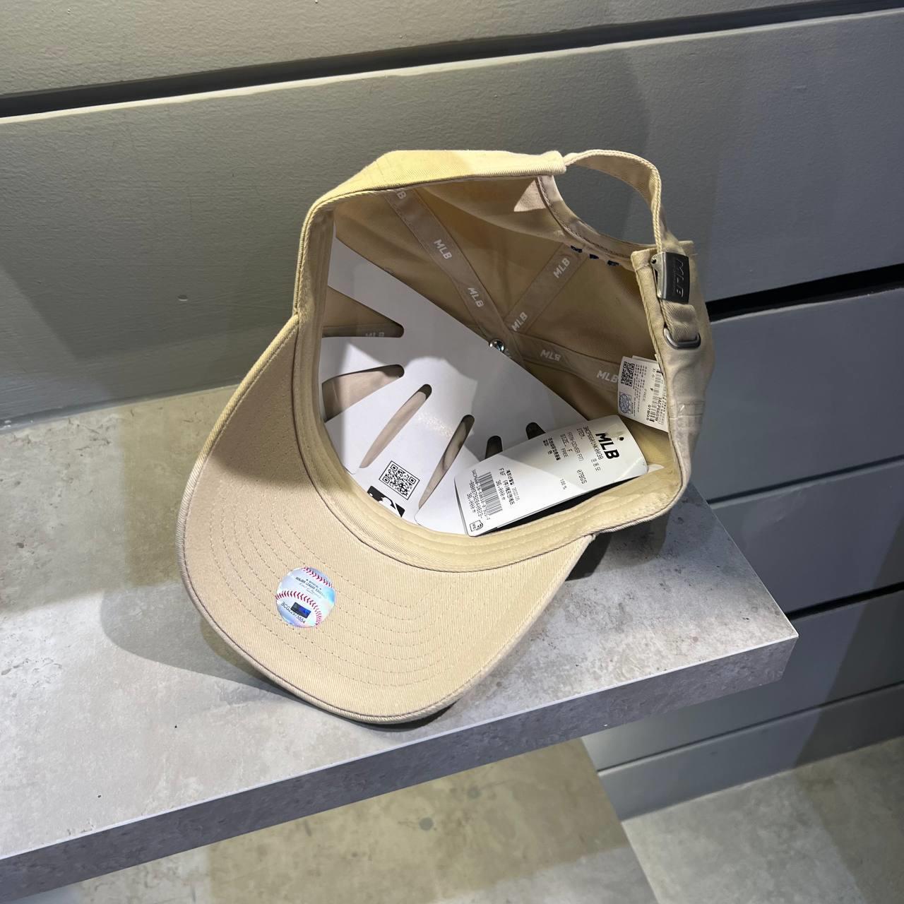 Giày thể thao, Balo thể thao, Nón thể thao, Thương hiệu giày nổi tiếng, Giày Adidas, Giày Nike, Balo Nike, Balo Adidas, Nón Nike, Nón Adidas