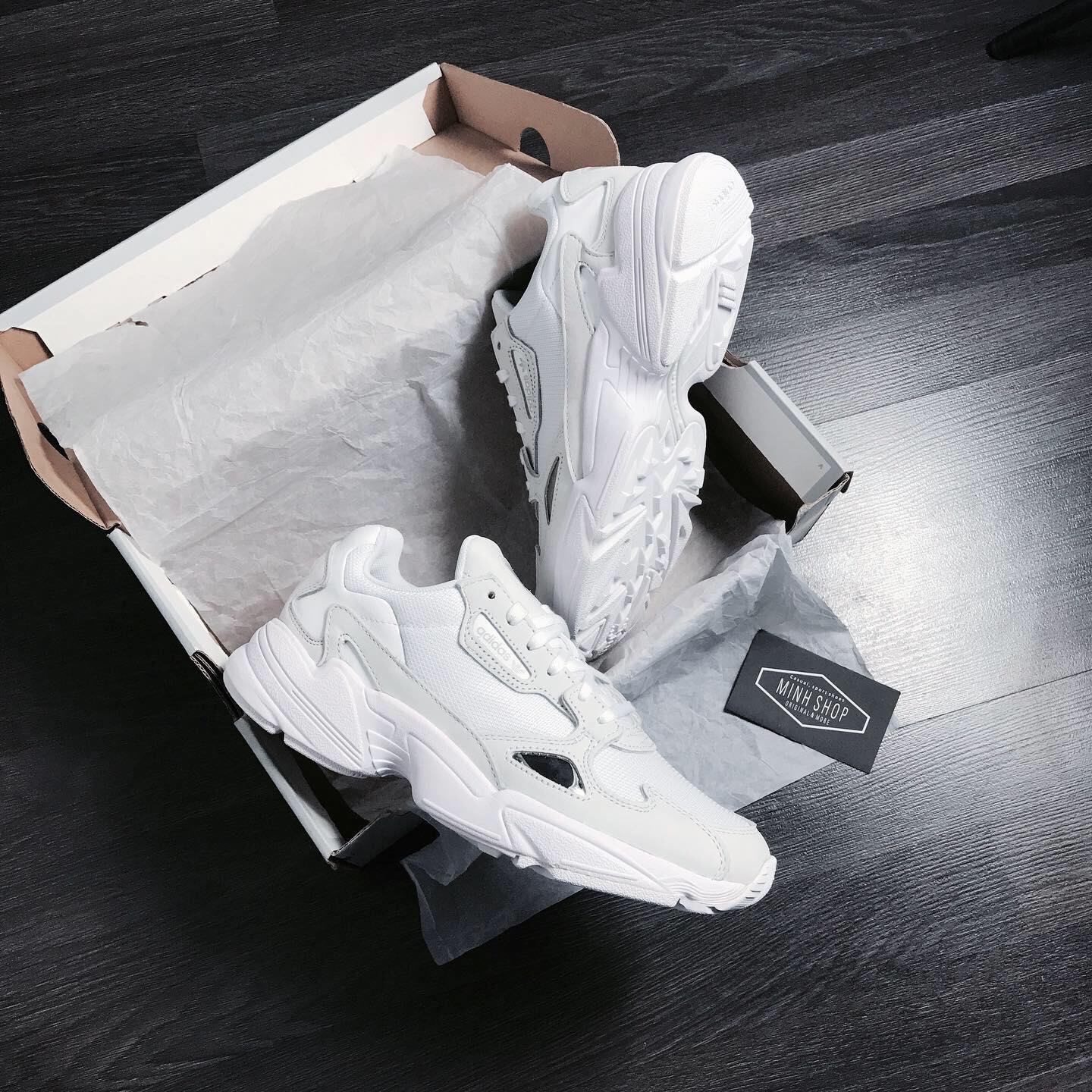 giày thể thao chính hãng, giày nike chính hãng, giày adidas chính hãng, giày newbalance chính hãng, giày converse chính hãng, giày puma chính hãng, giày vans chính hãng, giày asics chính hãng, giày everlast chính hãng, nước hoa chính hãng, ba lô, dép, dép quai ngang