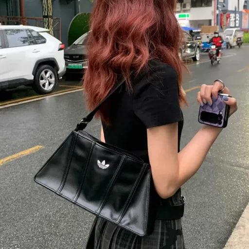City Culture, hệ thống cửa hàng phân phối chuyên phân phối đồ thể thao, đồng hồ, nước hoa chính hãng, chính ngạch, xách tay từ US, UK, Korea, Japan.
