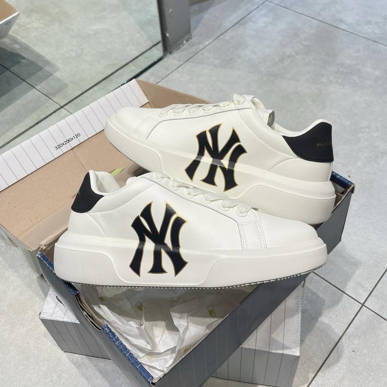 Giày thể thao, Balo thể thao, Nón thể thao, Thương hiệu giày nổi tiếng, Giày Adidas, Giày Nike, Balo Nike, Balo Adidas, Nón Nike, Nón Adidas
