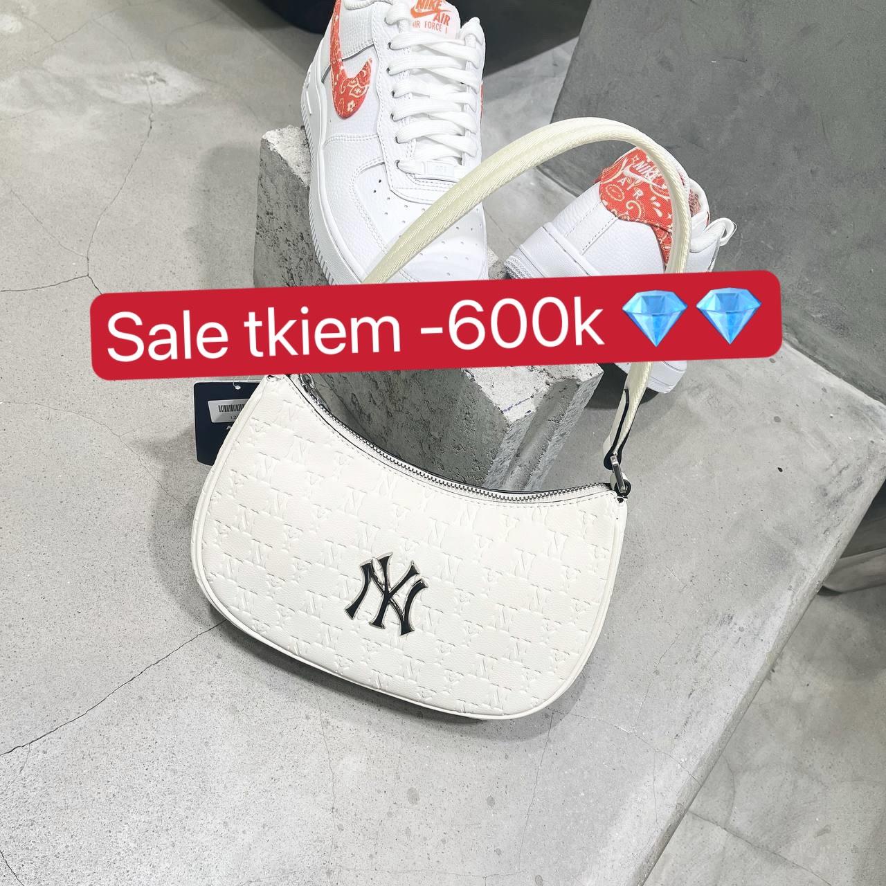 giày thể thao chính hãng, giày nike chính hãng, giày adidas chính hãng, giày newbalance chính hãng, giày converse chính hãng, giày puma chính hãng, giày vans chính hãng, giày asics chính hãng, giày everlast chính hãng, nước hoa chính hãng, ba lô, dép, dép quai ngang