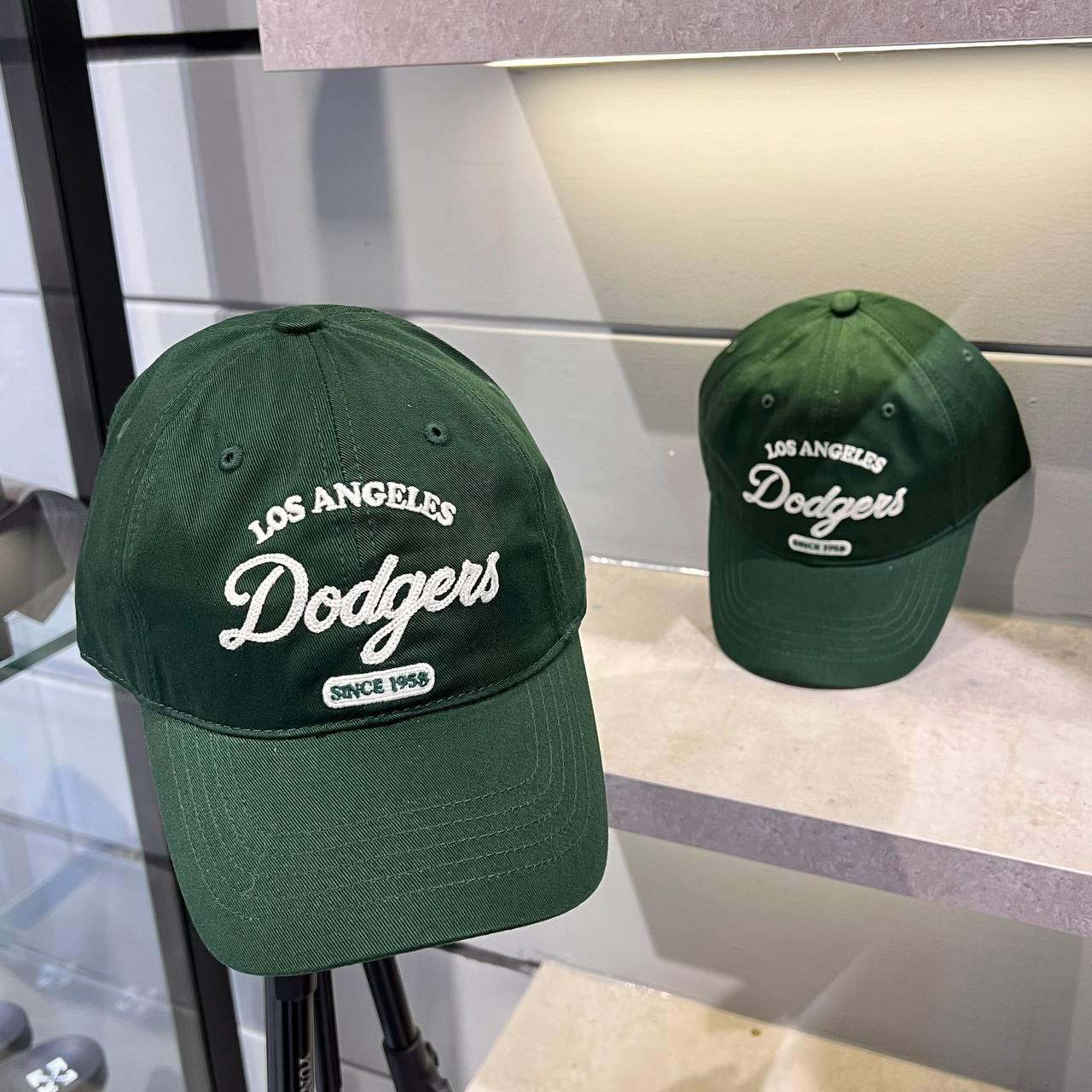 Giày thể thao, Balo thể thao, Nón thể thao, Thương hiệu giày nổi tiếng, Giày Adidas, Giày Nike, Balo Nike, Balo Adidas, Nón Nike, Nón Adidas