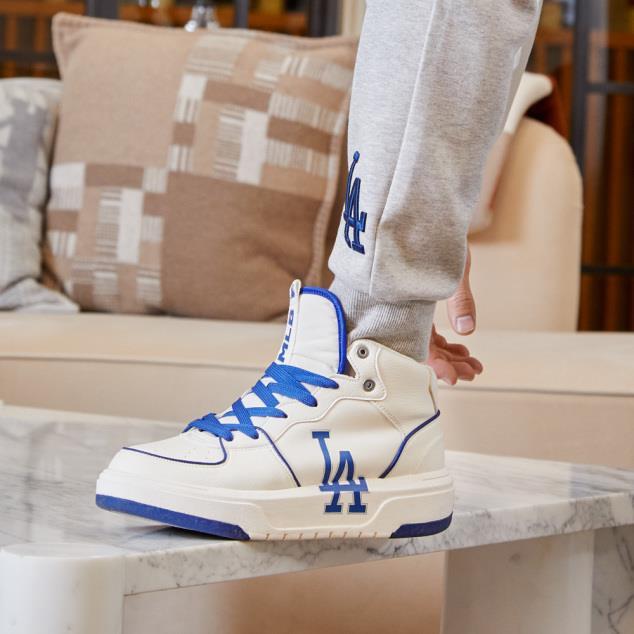 Giày thể thao, Balo thể thao, Nón thể thao, Thương hiệu giày nổi tiếng, Giày Adidas, Giày Nike, Balo Nike, Balo Adidas, Nón Nike, Nón Adidas