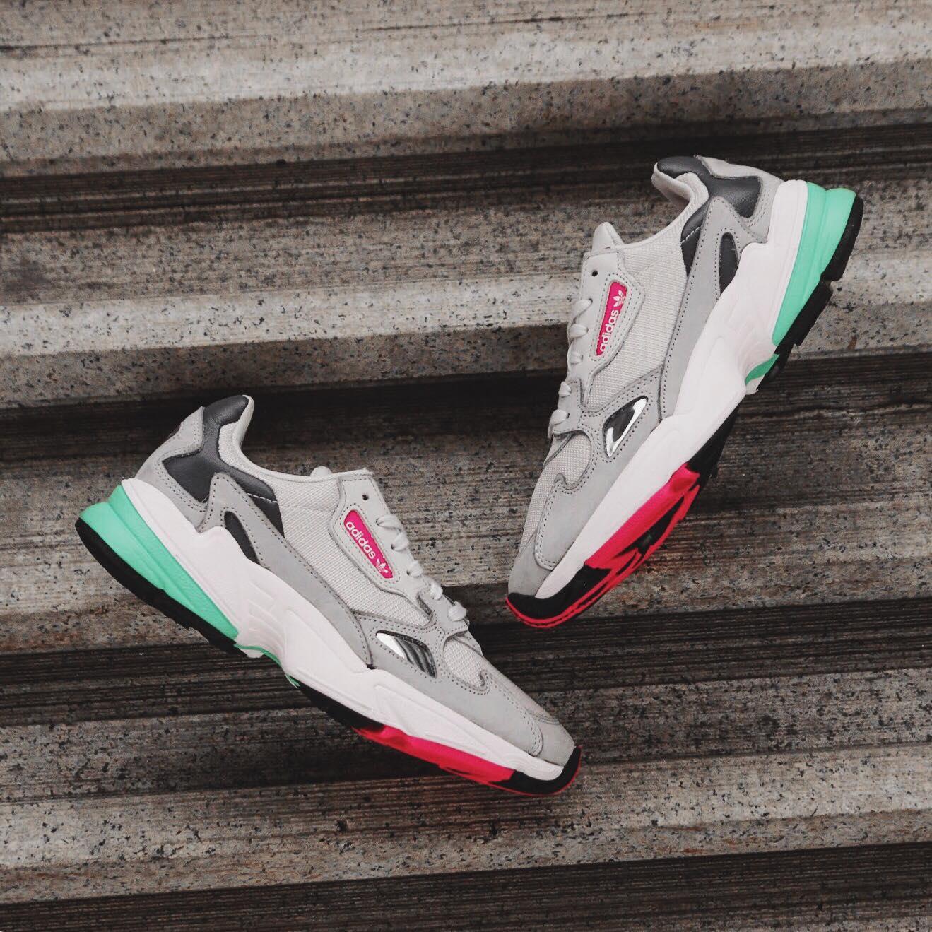 giày thể thao chính hãng, giày nike chính hãng, giày adidas chính hãng, giày newbalance chính hãng, giày converse chính hãng, giày puma chính hãng, giày vans chính hãng, giày asics chính hãng, giày everlast chính hãng, nước hoa chính hãng, ba lô, dép, dép quai ngang