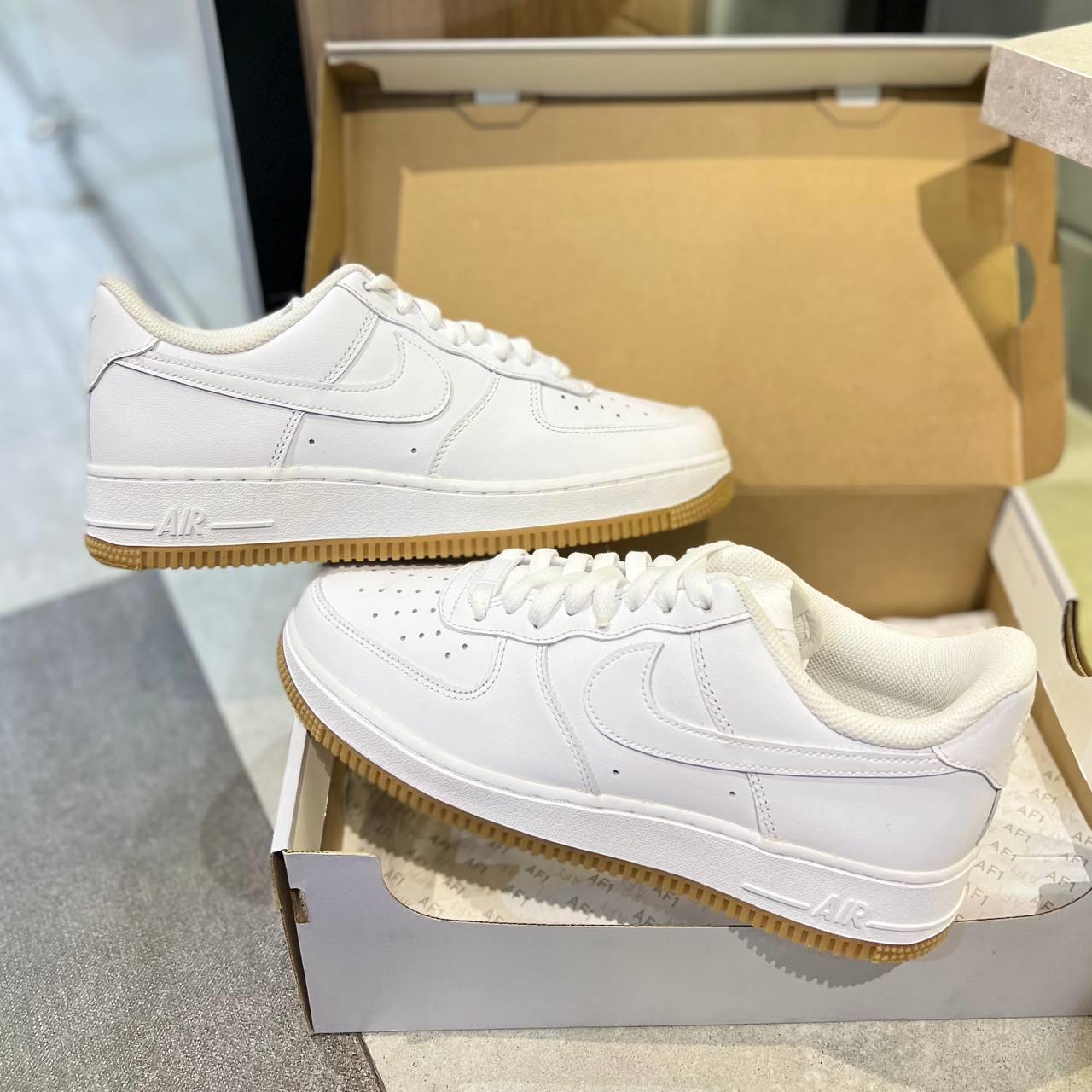Giày thể thao, Balo thể thao, Nón thể thao, Thương hiệu giày nổi tiếng, Giày Adidas, Giày Nike, Balo Nike, Balo Adidas, Nón Nike, Nón Adidas