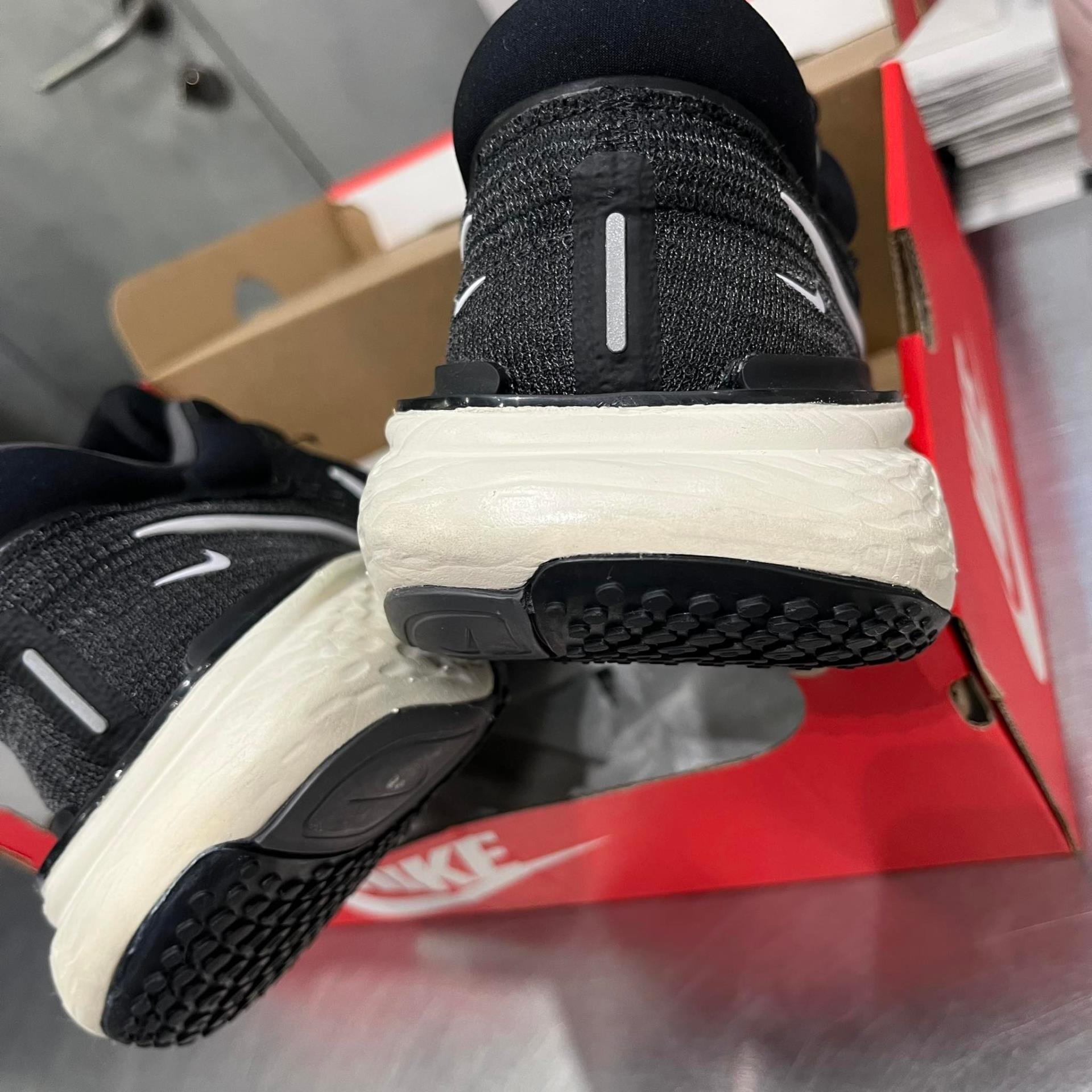 giày thể thao chính hãng, giày nike chính hãng, giày adidas chính hãng, giày newbalance chính hãng, giày converse chính hãng, giày puma chính hãng, giày vans chính hãng, giày asics chính hãng, giày everlast chính hãng, nước hoa chính hãng, ba lô, dép, dép quai ngang