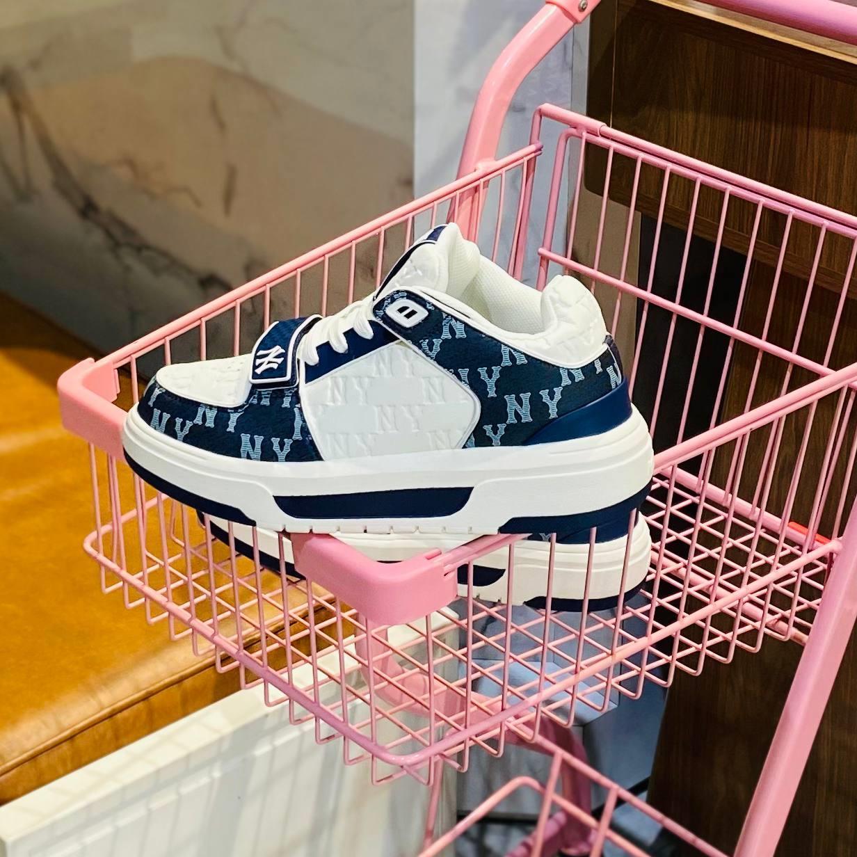 Giày thể thao, Balo thể thao, Nón thể thao, Thương hiệu giày nổi tiếng, Giày Adidas, Giày Nike, Balo Nike, Balo Adidas, Nón Nike, Nón Adidas