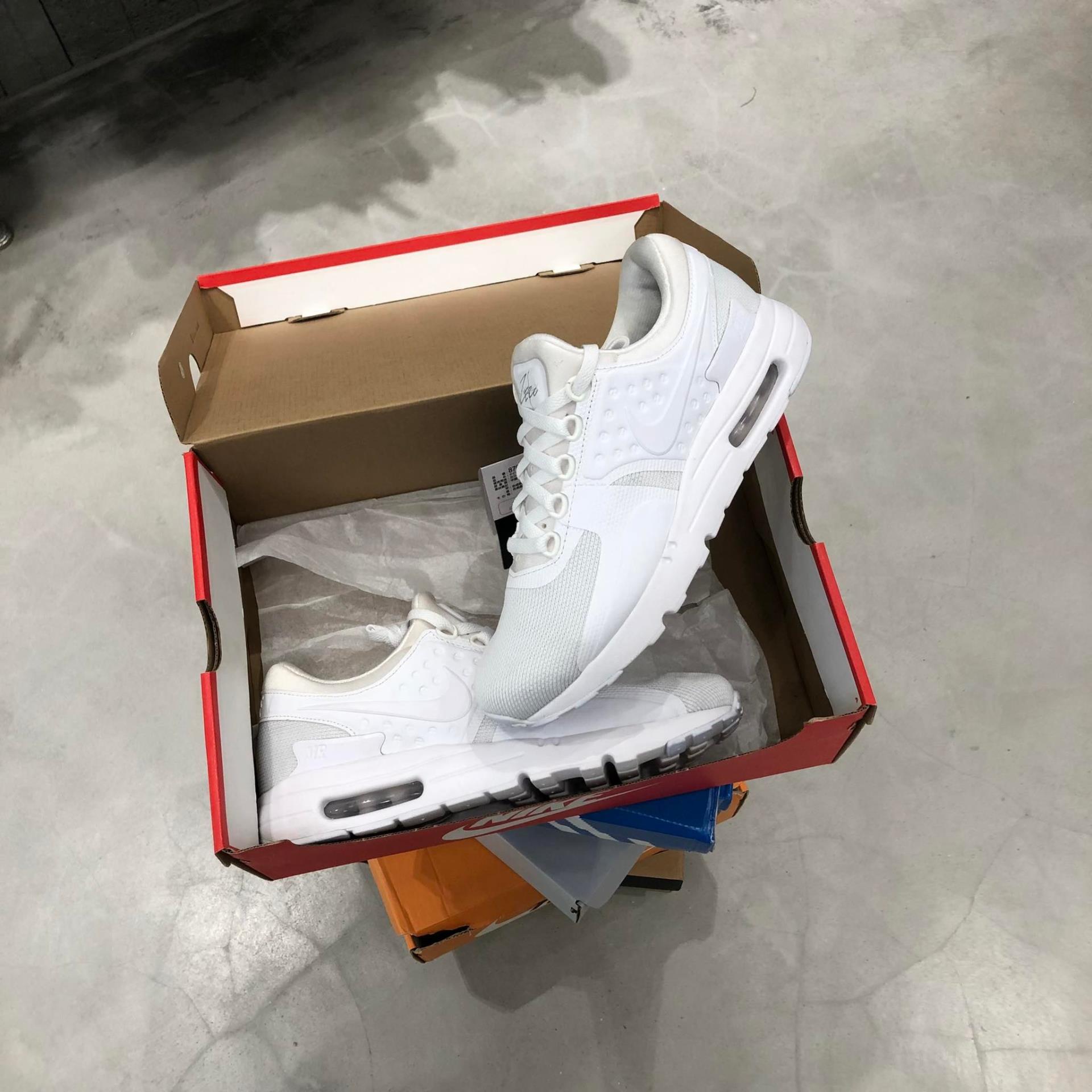 giày thể thao chính hãng, giày nike chính hãng, giày adidas chính hãng, giày newbalance chính hãng, giày converse chính hãng, giày puma chính hãng, giày vans chính hãng, giày asics chính hãng, giày everlast chính hãng, nước hoa chính hãng, ba lô, dép, dép quai ngang