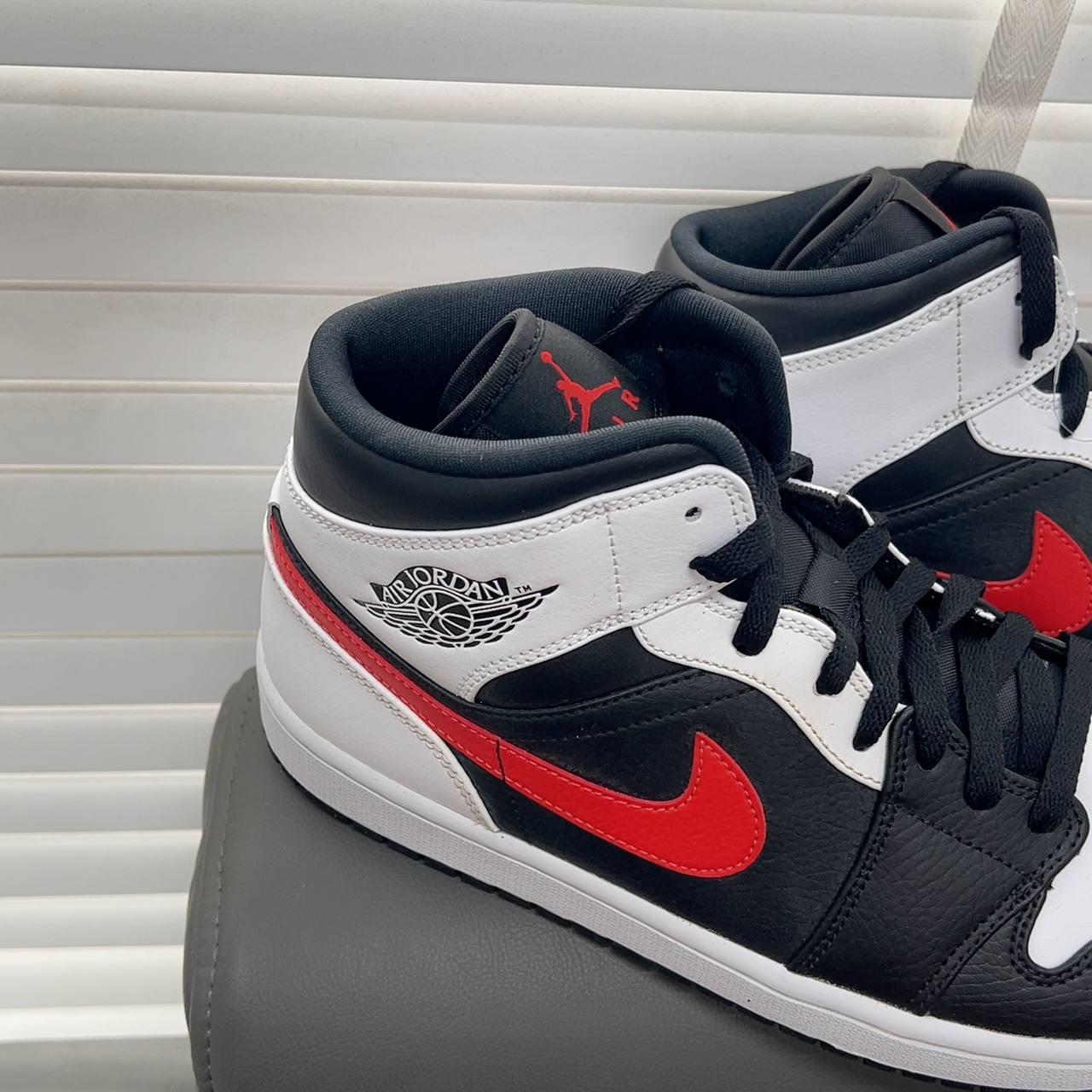 giày thể thao chính hãng, giày nike chính hãng, giày adidas chính hãng, giày newbalance chính hãng, giày converse chính hãng, giày puma chính hãng, giày vans chính hãng, giày asics chính hãng, giày everlast chính hãng, nước hoa chính hãng, ba lô, dép, dép quai ngang