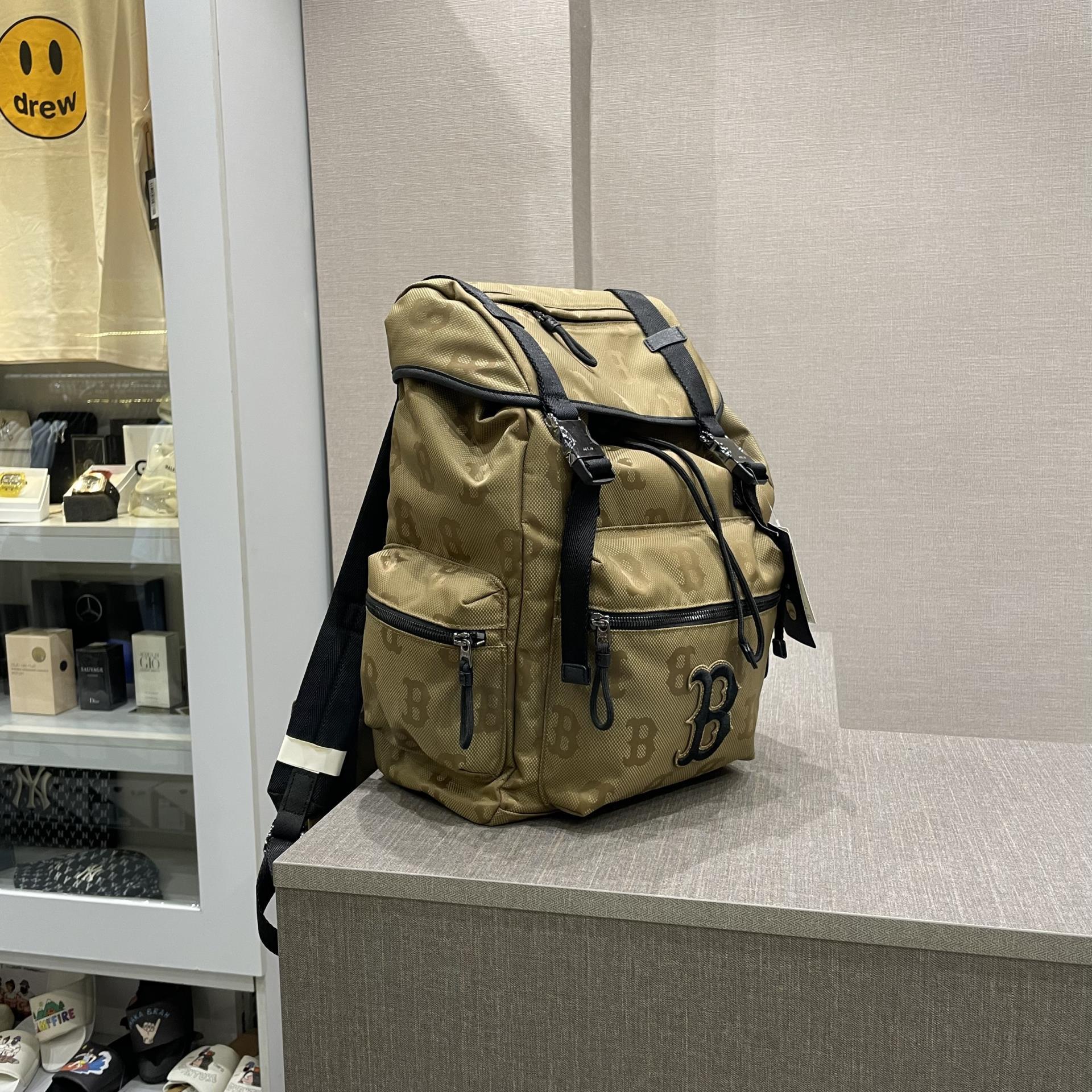 Giày thể thao, Balo thể thao, Nón thể thao, Thương hiệu giày nổi tiếng, Giày Adidas, Giày Nike, Balo Nike, Balo Adidas, Nón Nike, Nón Adidas