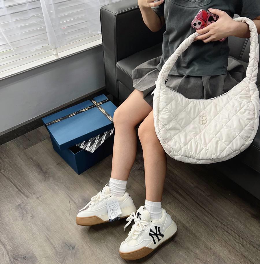 giày thể thao chính hãng, giày nike chính hãng, giày adidas chính hãng, giày newbalance chính hãng, giày converse chính hãng, giày puma chính hãng, giày vans chính hãng, giày asics chính hãng, giày everlast chính hãng, nước hoa chính hãng, ba lô, dép, dép quai ngang