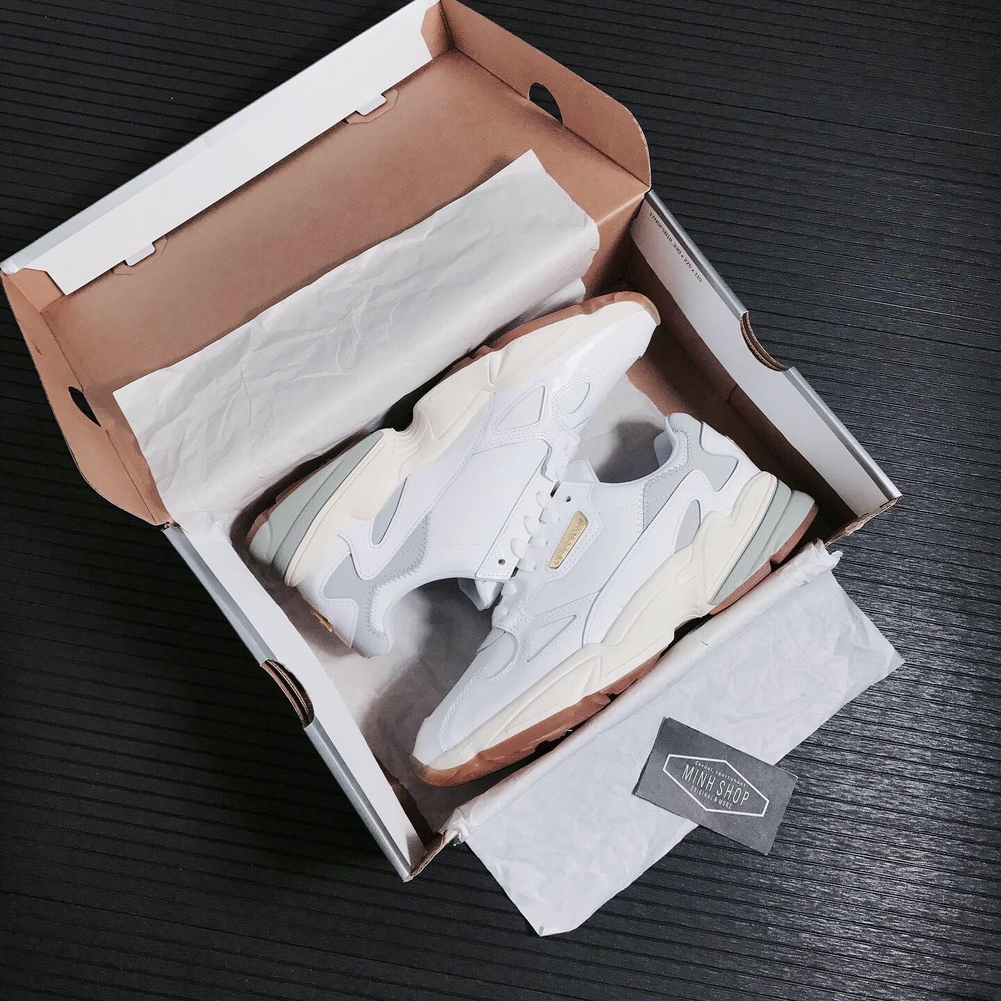 giày thể thao chính hãng, giày nike chính hãng, giày adidas chính hãng, giày newbalance chính hãng, giày converse chính hãng, giày puma chính hãng, giày vans chính hãng, giày asics chính hãng, giày everlast chính hãng, nước hoa chính hãng, ba lô, dép, dép quai ngang