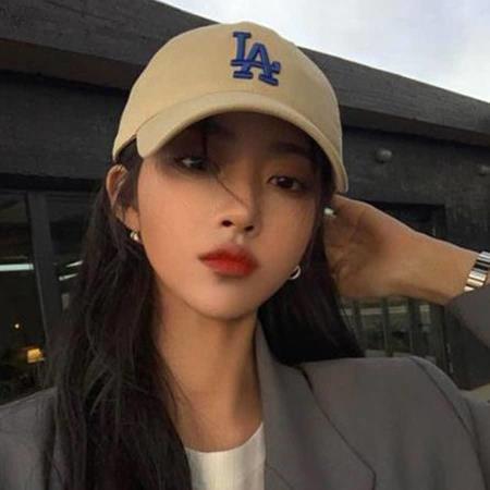 Giày thể thao, Balo thể thao, Nón thể thao, Thương hiệu giày nổi tiếng, Giày Adidas, Giày Nike, Balo Nike, Balo Adidas, Nón Nike, Nón Adidas