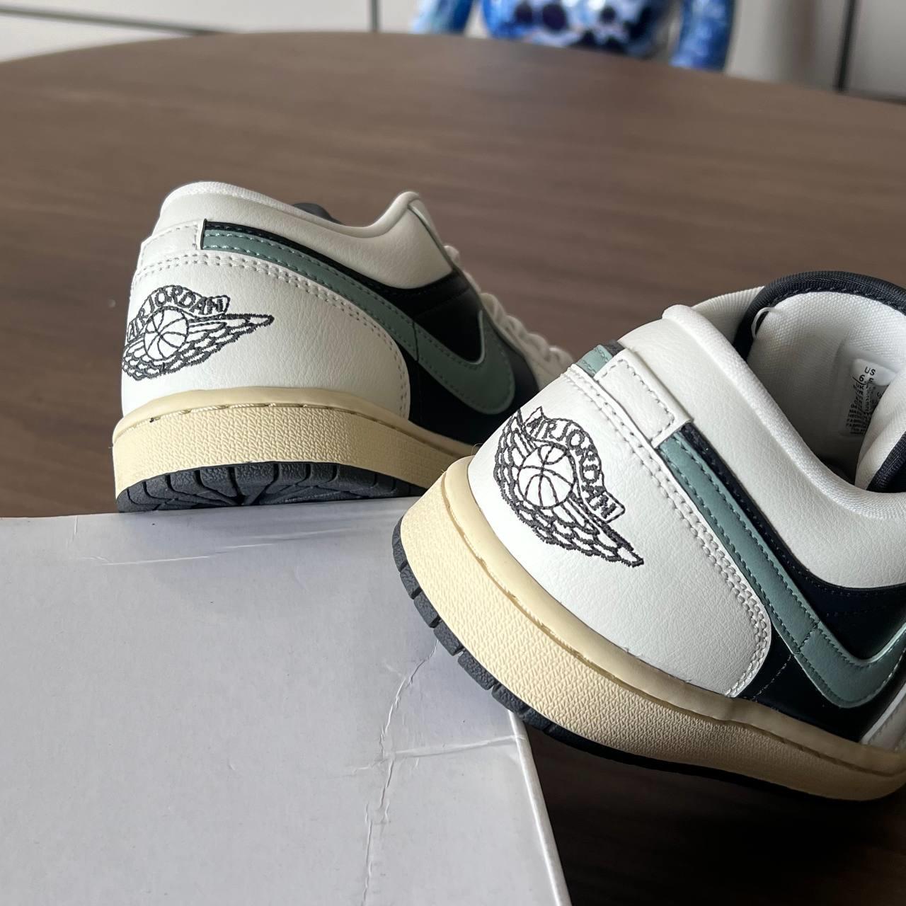 giày thể thao chính hãng, giày nike chính hãng, giày adidas chính hãng, giày newbalance chính hãng, giày converse chính hãng, giày puma chính hãng, giày vans chính hãng, giày asics chính hãng, giày everlast chính hãng, nước hoa chính hãng, ba lô, dép, dép quai ngang