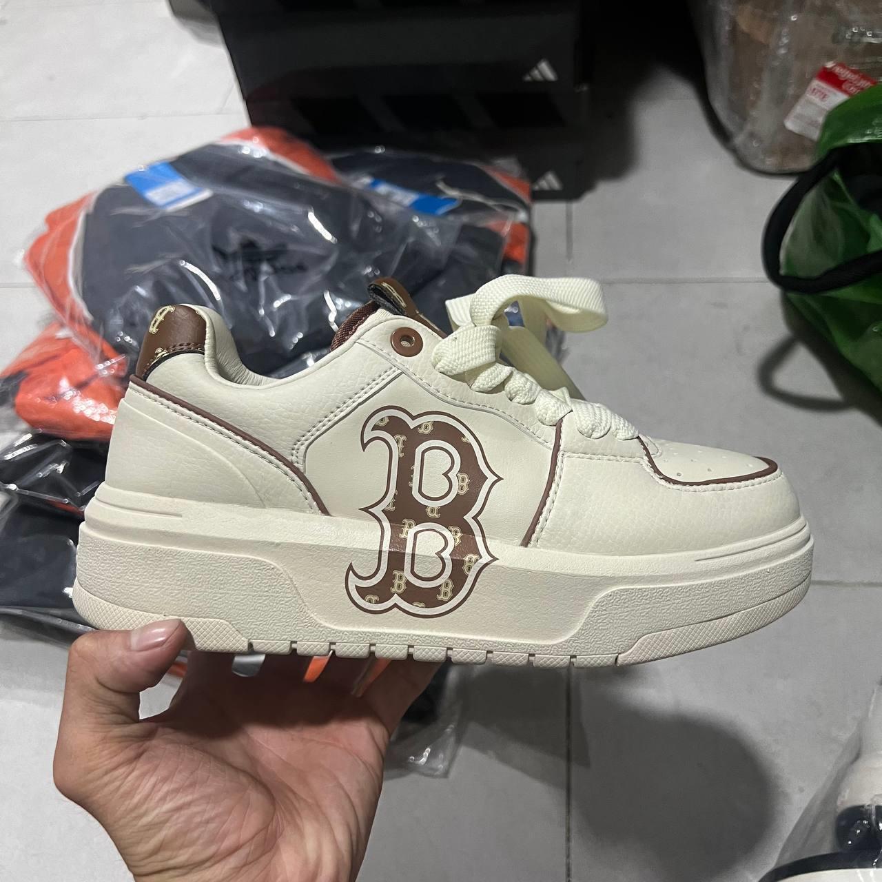 giày thể thao chính hãng, giày nike chính hãng, giày adidas chính hãng, giày newbalance chính hãng, giày converse chính hãng, giày puma chính hãng, giày vans chính hãng, giày asics chính hãng, giày everlast chính hãng, nước hoa chính hãng, ba lô, dép, dép quai ngang