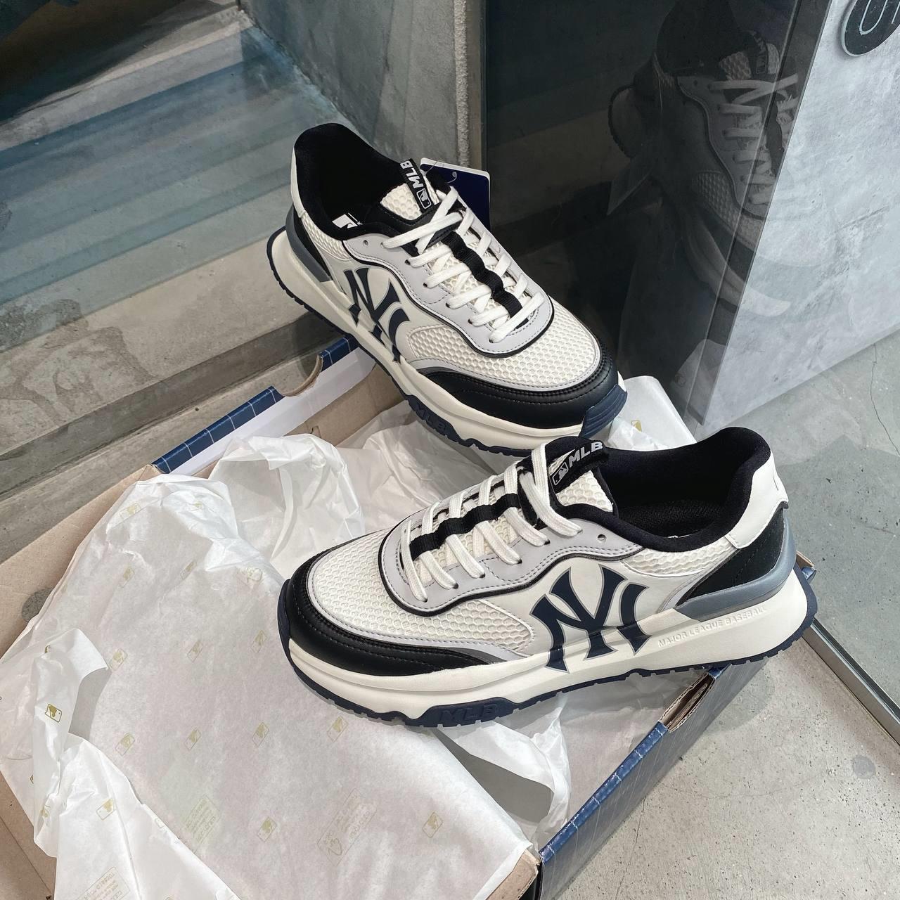 City Culture, hệ thống cửa hàng phân phối chuyên phân phối đồ thể thao, đồng hồ, nước hoa chính hãng, chính ngạch, xách tay từ US, UK, Korea, Japan.