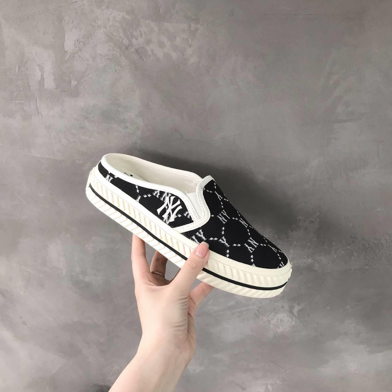 giày thể thao chính hãng, giày nike chính hãng, giày adidas chính hãng, giày newbalance chính hãng, giày converse chính hãng, giày puma chính hãng, giày vans chính hãng, giày asics chính hãng, giày everlast chính hãng, nước hoa chính hãng, ba lô, dép, dép quai ngang