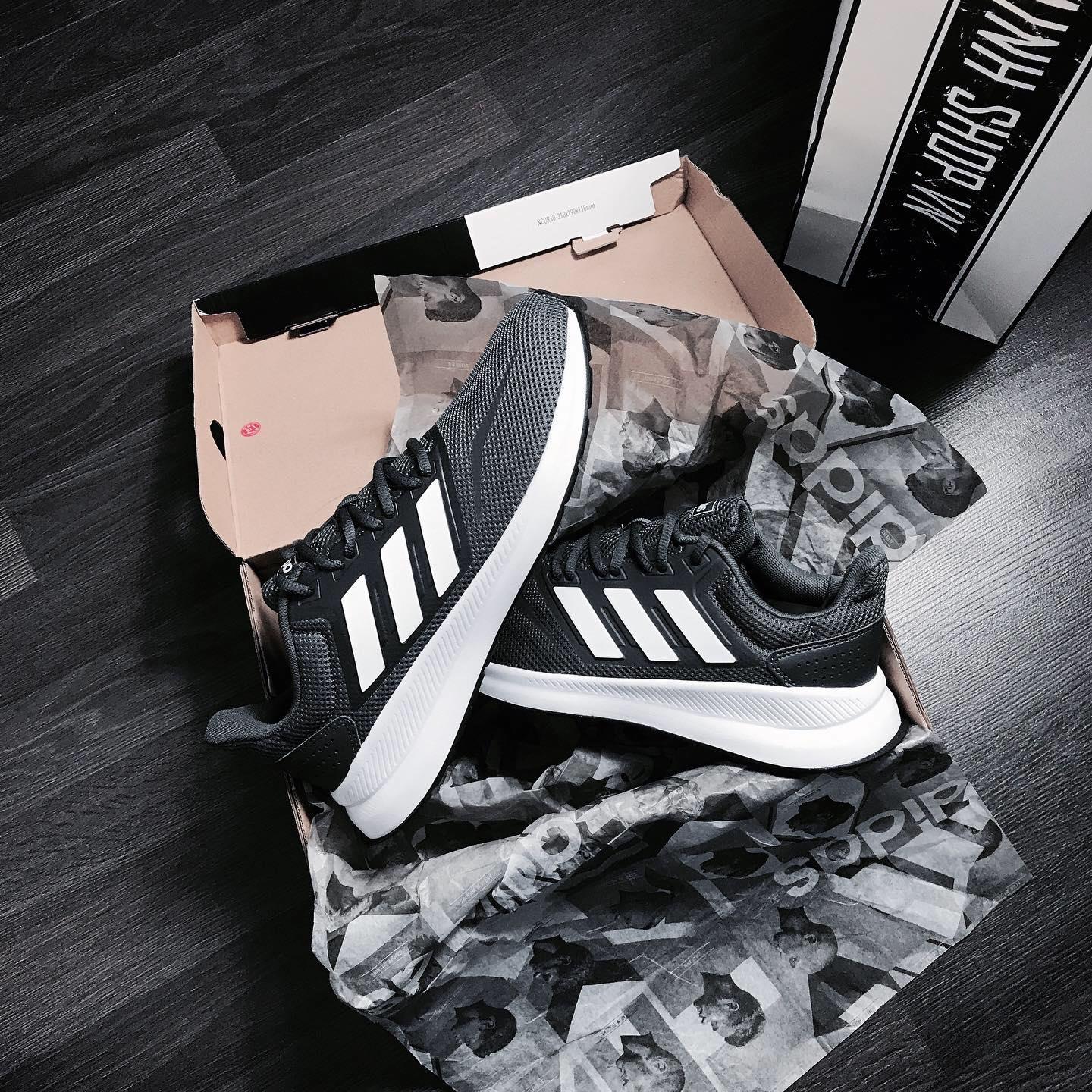 giày thể thao chính hãng, giày nike chính hãng, giày adidas chính hãng, giày newbalance chính hãng, giày converse chính hãng, giày puma chính hãng, giày vans chính hãng, giày asics chính hãng, giày everlast chính hãng, nước hoa chính hãng, ba lô, dép, dép quai ngang