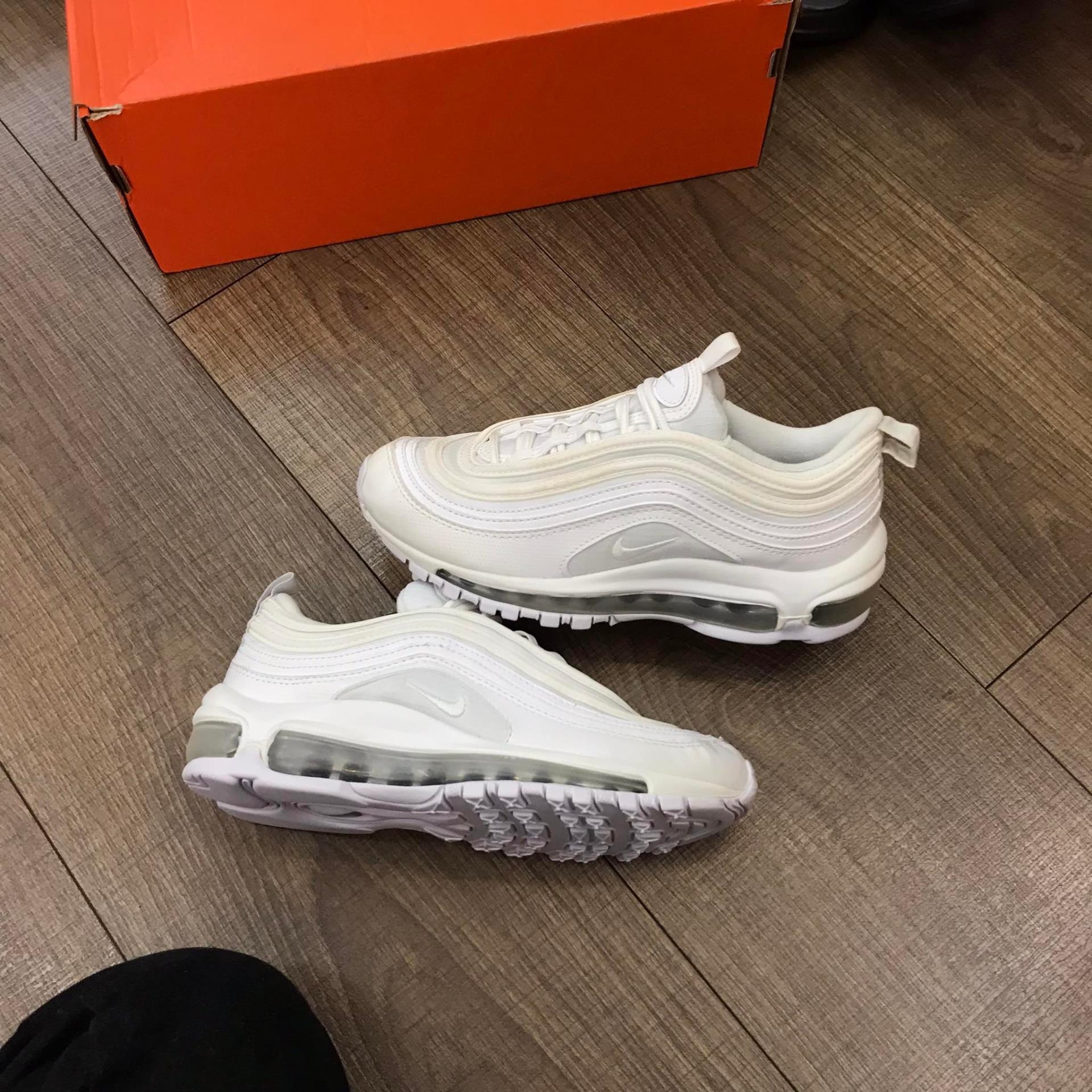 giày thể thao chính hãng, giày nike chính hãng, giày adidas chính hãng, giày newbalance chính hãng, giày converse chính hãng, giày puma chính hãng, giày vans chính hãng, giày asics chính hãng, giày everlast chính hãng, nước hoa chính hãng, ba lô, dép, dép quai ngang
