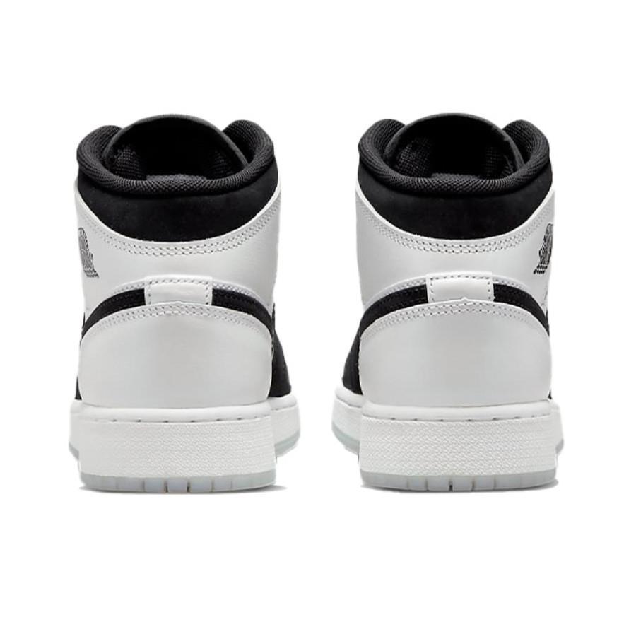 Giày thể thao, Balo thể thao, Nón thể thao, Thương hiệu giày nổi tiếng, Giày Adidas, Giày Nike, Balo Nike, Balo Adidas, Nón Nike, Nón Adidas