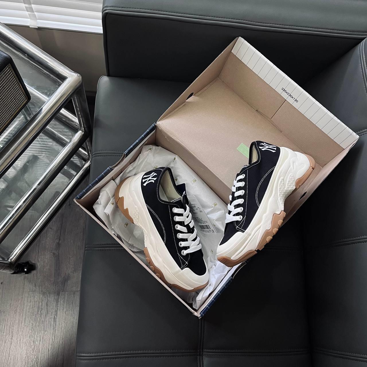 giày thể thao chính hãng, giày nike chính hãng, giày adidas chính hãng, giày newbalance chính hãng, giày converse chính hãng, giày puma chính hãng, giày vans chính hãng, giày asics chính hãng, giày everlast chính hãng, nước hoa chính hãng, ba lô, dép, dép quai ngang