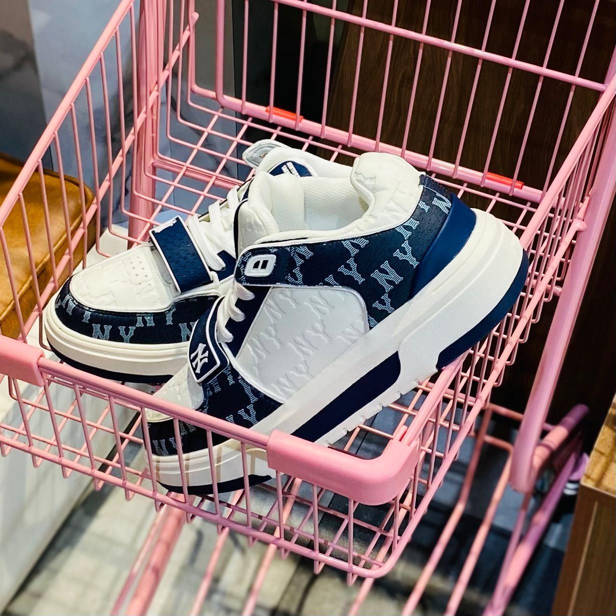 Giày thể thao, Balo thể thao, Nón thể thao, Thương hiệu giày nổi tiếng, Giày Adidas, Giày Nike, Balo Nike, Balo Adidas, Nón Nike, Nón Adidas