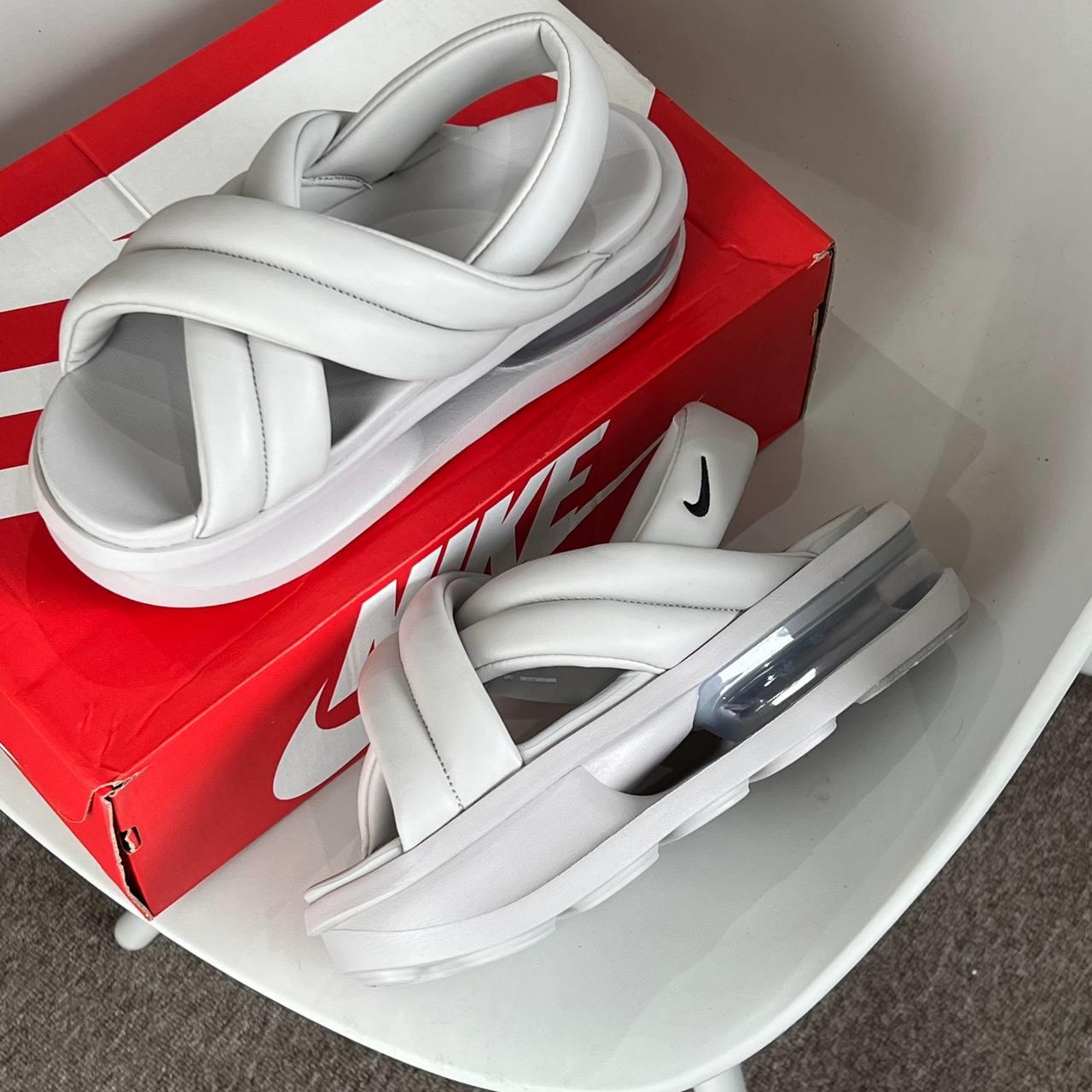 giày thể thao chính hãng, giày nike chính hãng, giày adidas chính hãng, giày newbalance chính hãng, giày converse chính hãng, giày puma chính hãng, giày vans chính hãng, giày asics chính hãng, giày everlast chính hãng, nước hoa chính hãng, ba lô, dép, dép quai ngang
