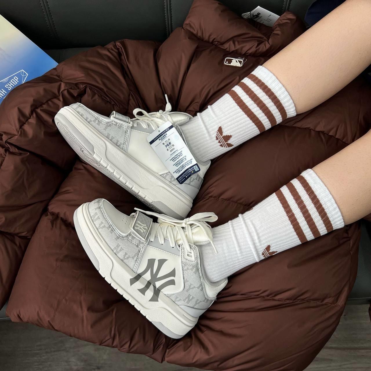 giày thể thao chính hãng, giày nike chính hãng, giày adidas chính hãng, giày newbalance chính hãng, giày converse chính hãng, giày puma chính hãng, giày vans chính hãng, giày asics chính hãng, giày everlast chính hãng, nước hoa chính hãng, ba lô, dép, dép quai ngang