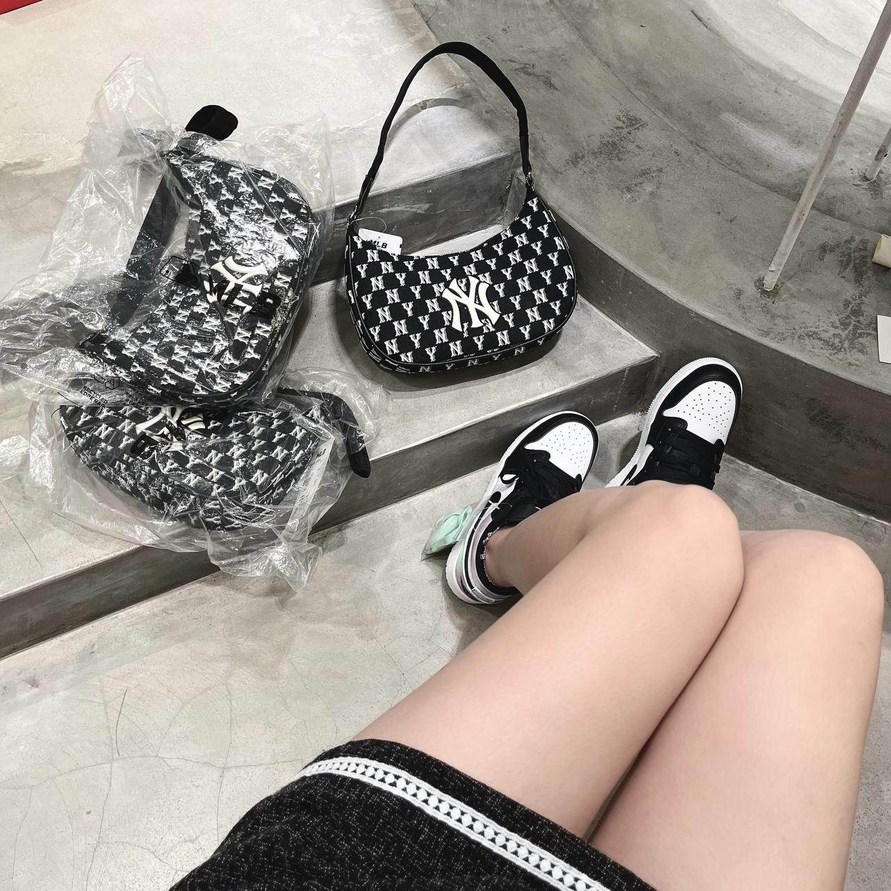 giày thể thao chính hãng, giày nike chính hãng, giày adidas chính hãng, giày newbalance chính hãng, giày converse chính hãng, giày puma chính hãng, giày vans chính hãng, giày asics chính hãng, giày everlast chính hãng, nước hoa chính hãng, ba lô, dép, dép quai ngang