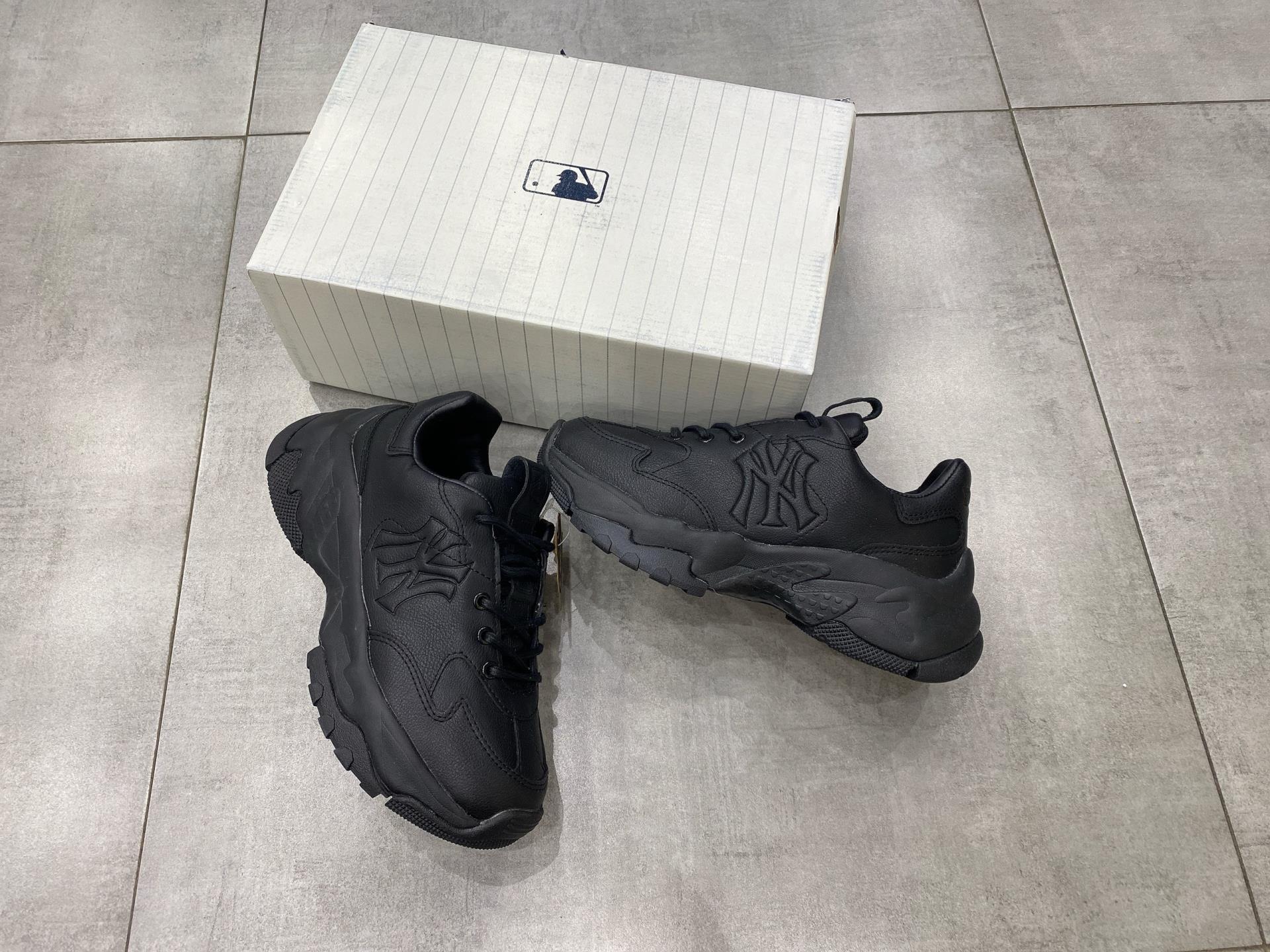 Giày thể thao, Balo thể thao, Nón thể thao, Thương hiệu giày nổi tiếng, Giày Adidas, Giày Nike, Balo Nike, Balo Adidas, Nón Nike, Nón Adidas