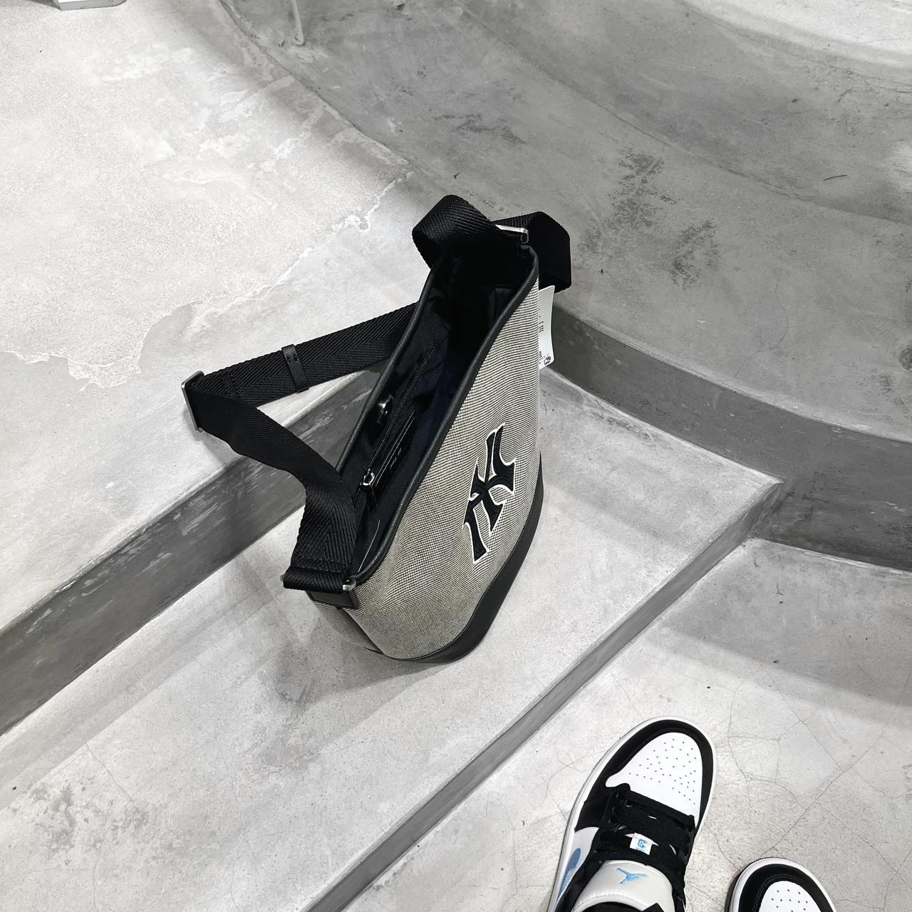 giày thể thao chính hãng, giày nike chính hãng, giày adidas chính hãng, giày newbalance chính hãng, giày converse chính hãng, giày puma chính hãng, giày vans chính hãng, giày asics chính hãng, giày everlast chính hãng, nước hoa chính hãng, ba lô, dép, dép quai ngang