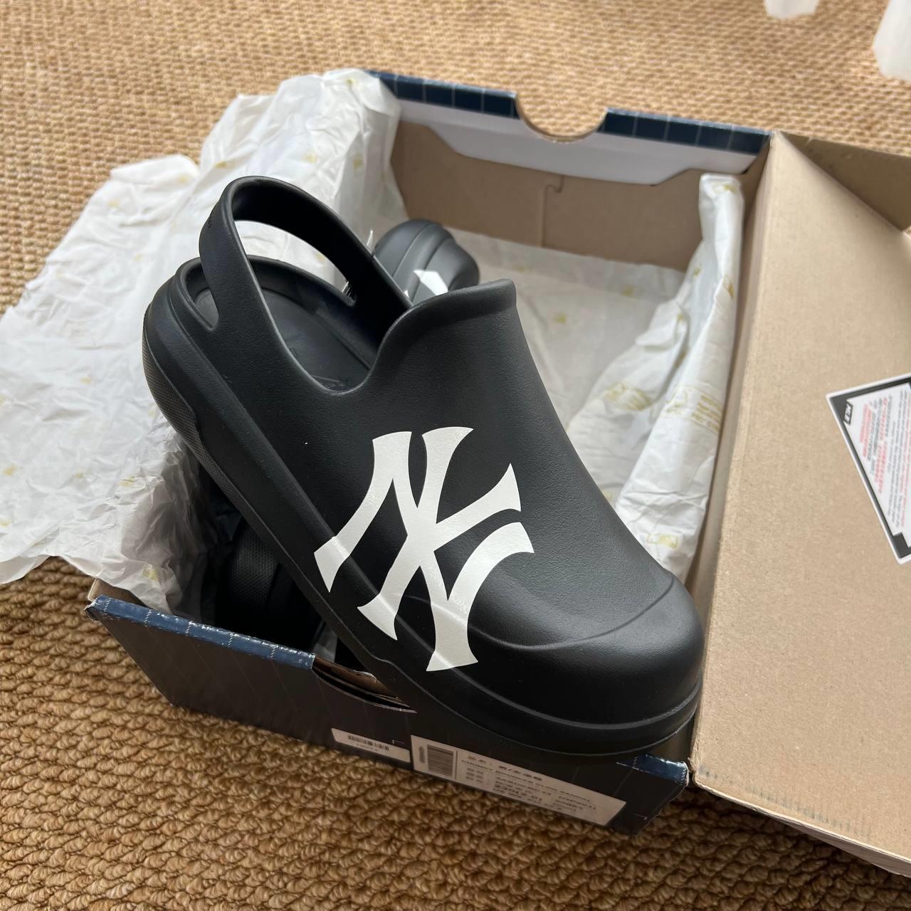 giày thể thao chính hãng, giày nike chính hãng, giày adidas chính hãng, giày newbalance chính hãng, giày converse chính hãng, giày puma chính hãng, giày vans chính hãng, giày asics chính hãng, giày everlast chính hãng, nước hoa chính hãng, ba lô, dép, dép quai ngang