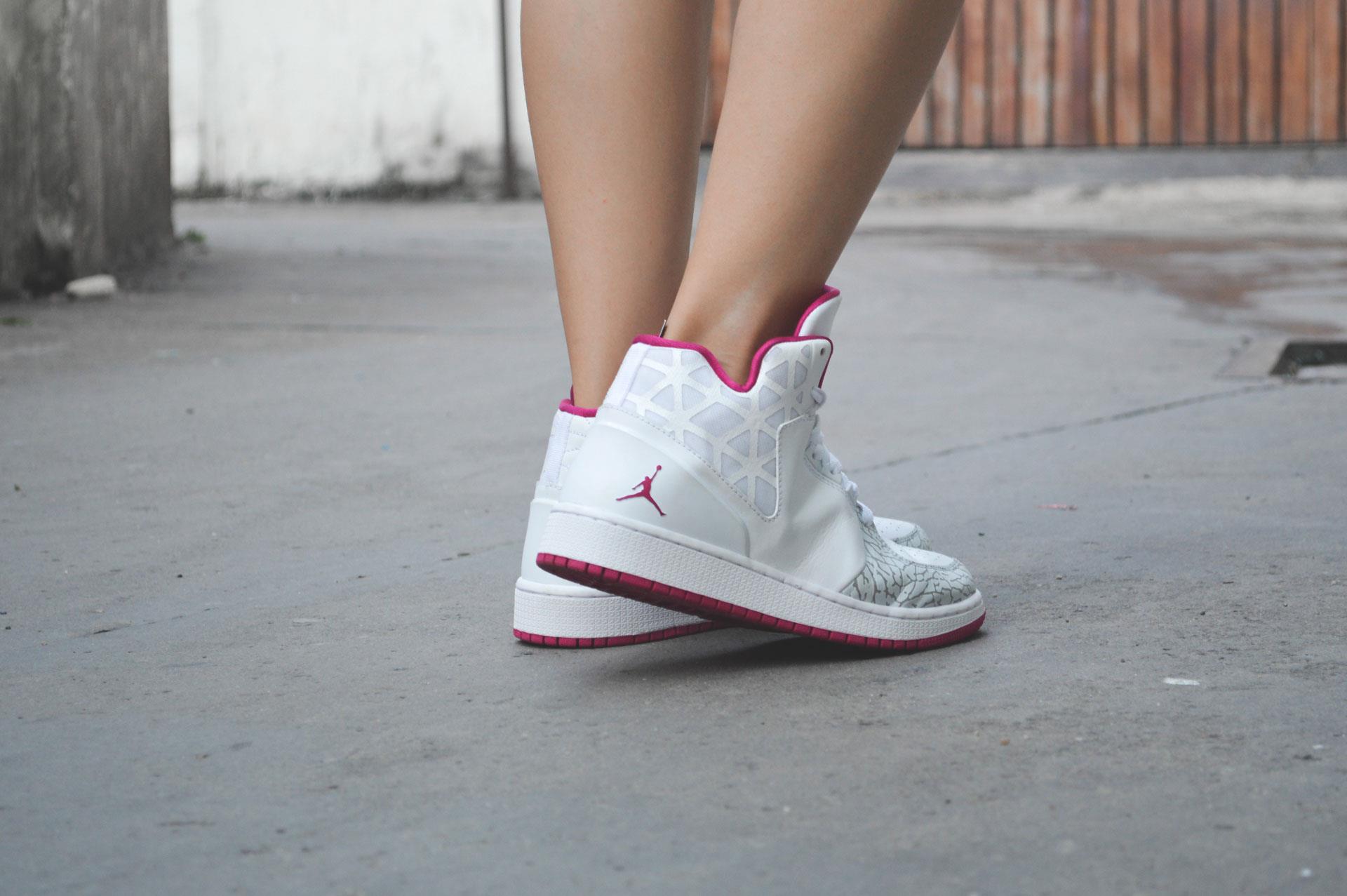 giày thể thao chính hãng, giày nike chính hãng, giày adidas chính hãng, giày newbalance chính hãng, giày converse chính hãng, giày puma chính hãng, giày vans chính hãng, giày asics chính hãng, giày everlast chính hãng, nước hoa chính hãng, ba lô, dép, dép quai ngang