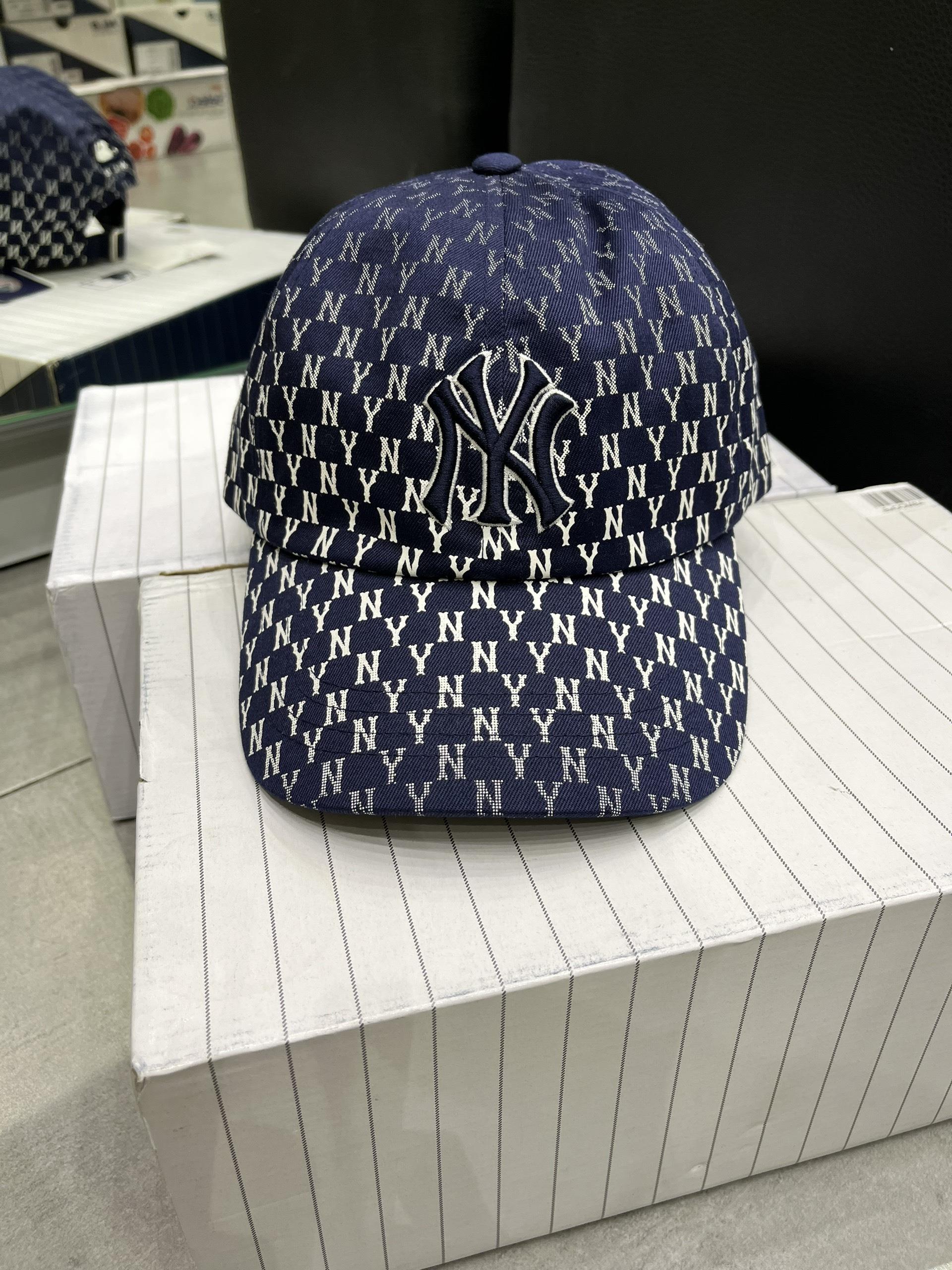 Giày thể thao, Balo thể thao, Nón thể thao, Thương hiệu giày nổi tiếng, Giày Adidas, Giày Nike, Balo Nike, Balo Adidas, Nón Nike, Nón Adidas