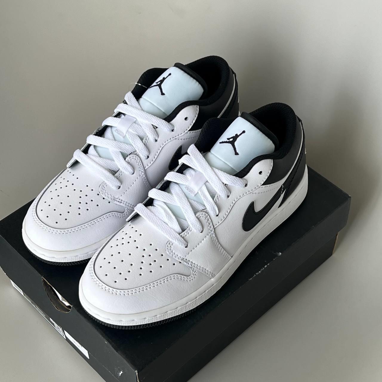 giày thể thao chính hãng, giày nike chính hãng, giày adidas chính hãng, giày newbalance chính hãng, giày converse chính hãng, giày puma chính hãng, giày vans chính hãng, giày asics chính hãng, giày everlast chính hãng, nước hoa chính hãng, ba lô, dép, dép quai ngang