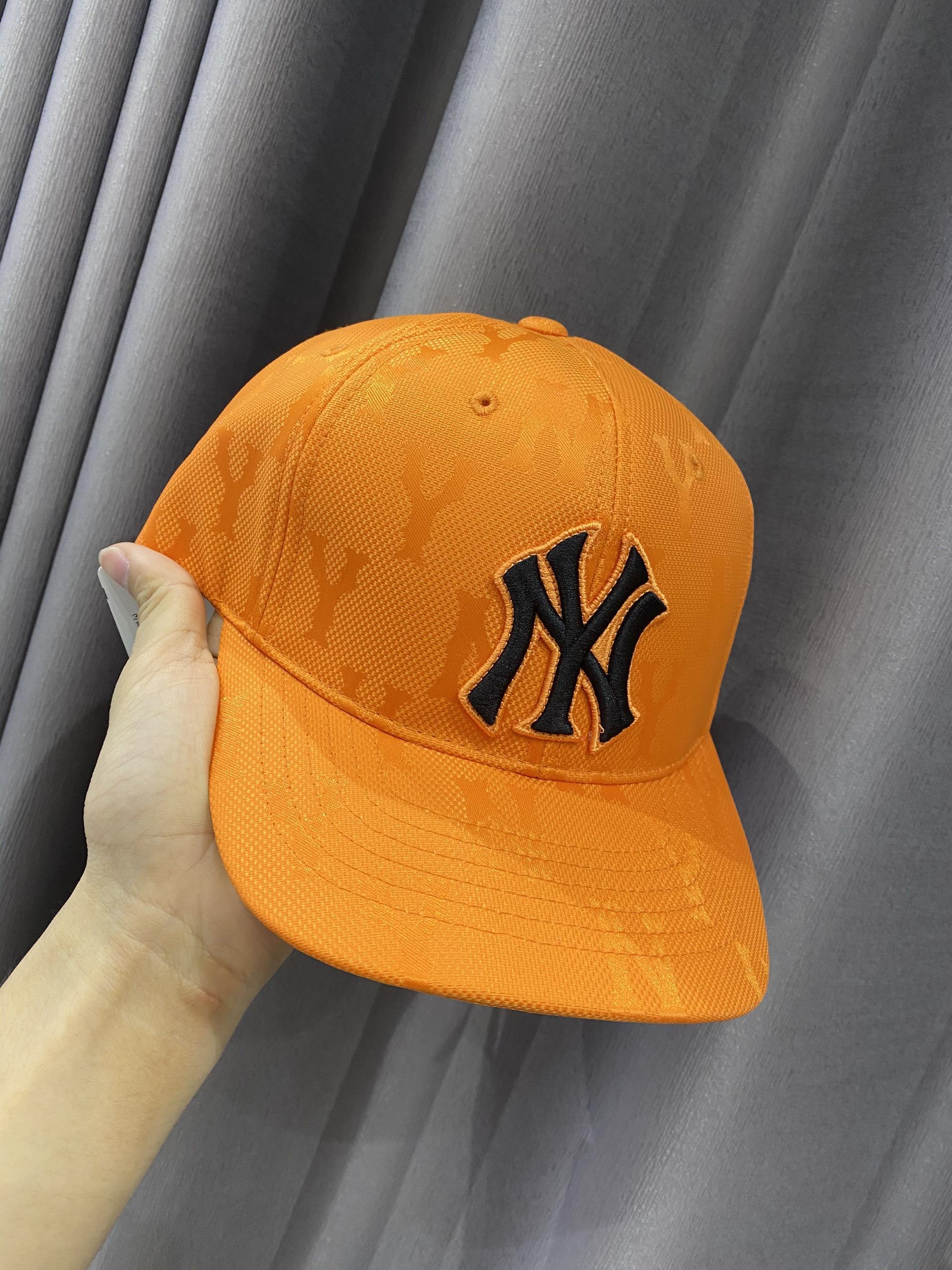 Giày thể thao, Balo thể thao, Nón thể thao, Thương hiệu giày nổi tiếng, Giày Adidas, Giày Nike, Balo Nike, Balo Adidas, Nón Nike, Nón Adidas