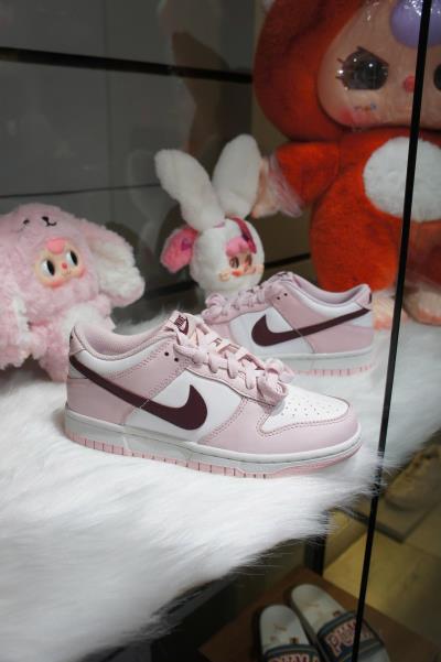 Giày Nike Dunk Low GS ‘Pink Foam’ [ CW1590-601 ]