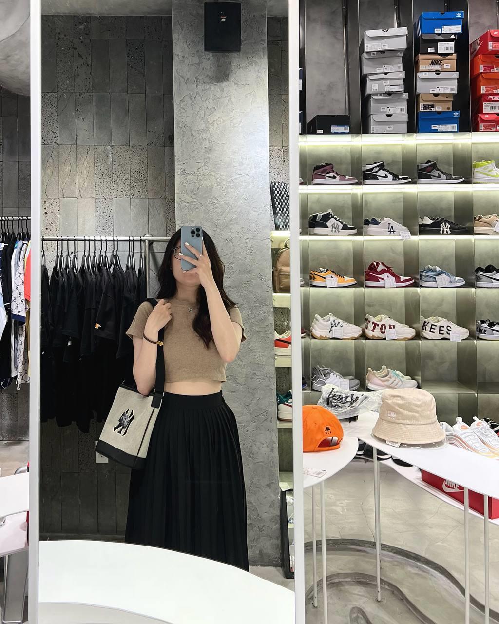 giày thể thao chính hãng, giày nike chính hãng, giày adidas chính hãng, giày newbalance chính hãng, giày converse chính hãng, giày puma chính hãng, giày vans chính hãng, giày asics chính hãng, giày everlast chính hãng, nước hoa chính hãng, ba lô, dép, dép quai ngang