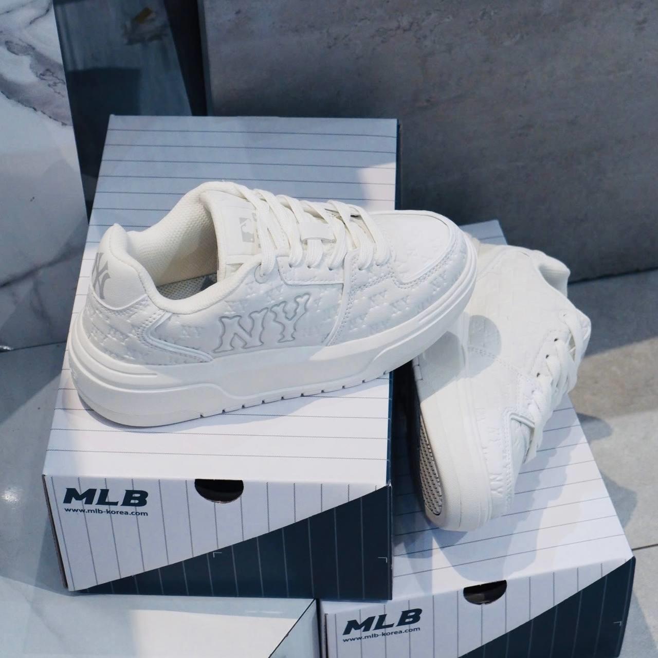 Giày thể thao, Balo thể thao, Nón thể thao, Thương hiệu giày nổi tiếng, Giày Adidas, Giày Nike, Balo Nike, Balo Adidas, Nón Nike, Nón Adidas