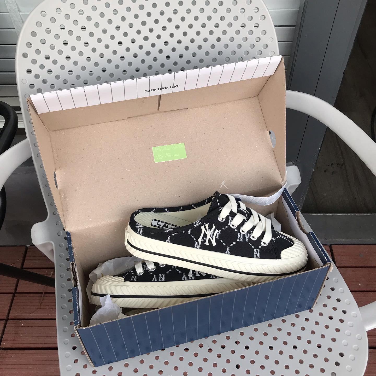 giày thể thao chính hãng, giày nike chính hãng, giày adidas chính hãng, giày newbalance chính hãng, giày converse chính hãng, giày puma chính hãng, giày vans chính hãng, giày asics chính hãng, giày everlast chính hãng, nước hoa chính hãng, ba lô, dép, dép quai ngang